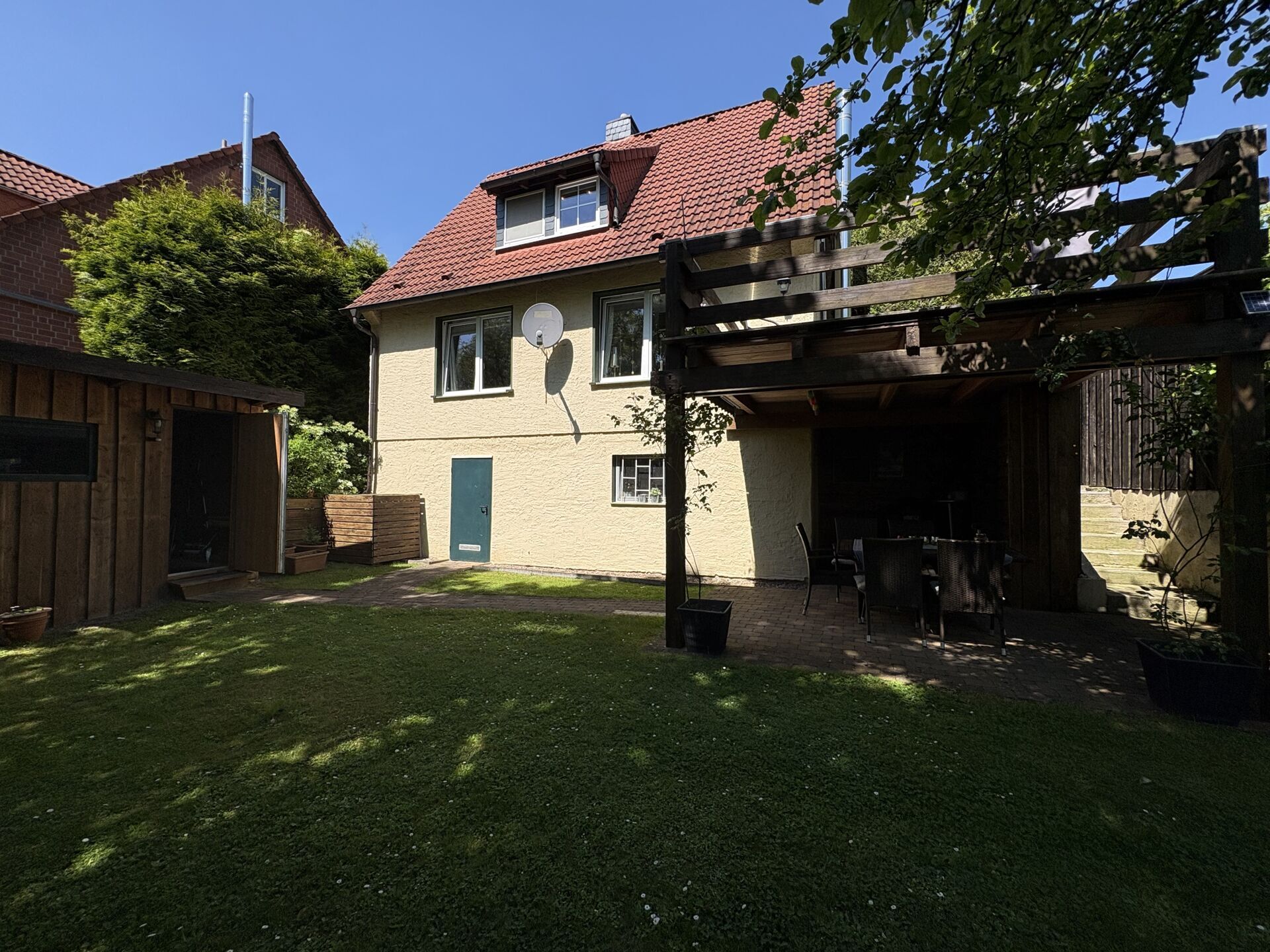 Immobilienangebot - Detmold - Alle - Wohnen mit Privatsphäre: Einfamilienhaus in Sackgasse!