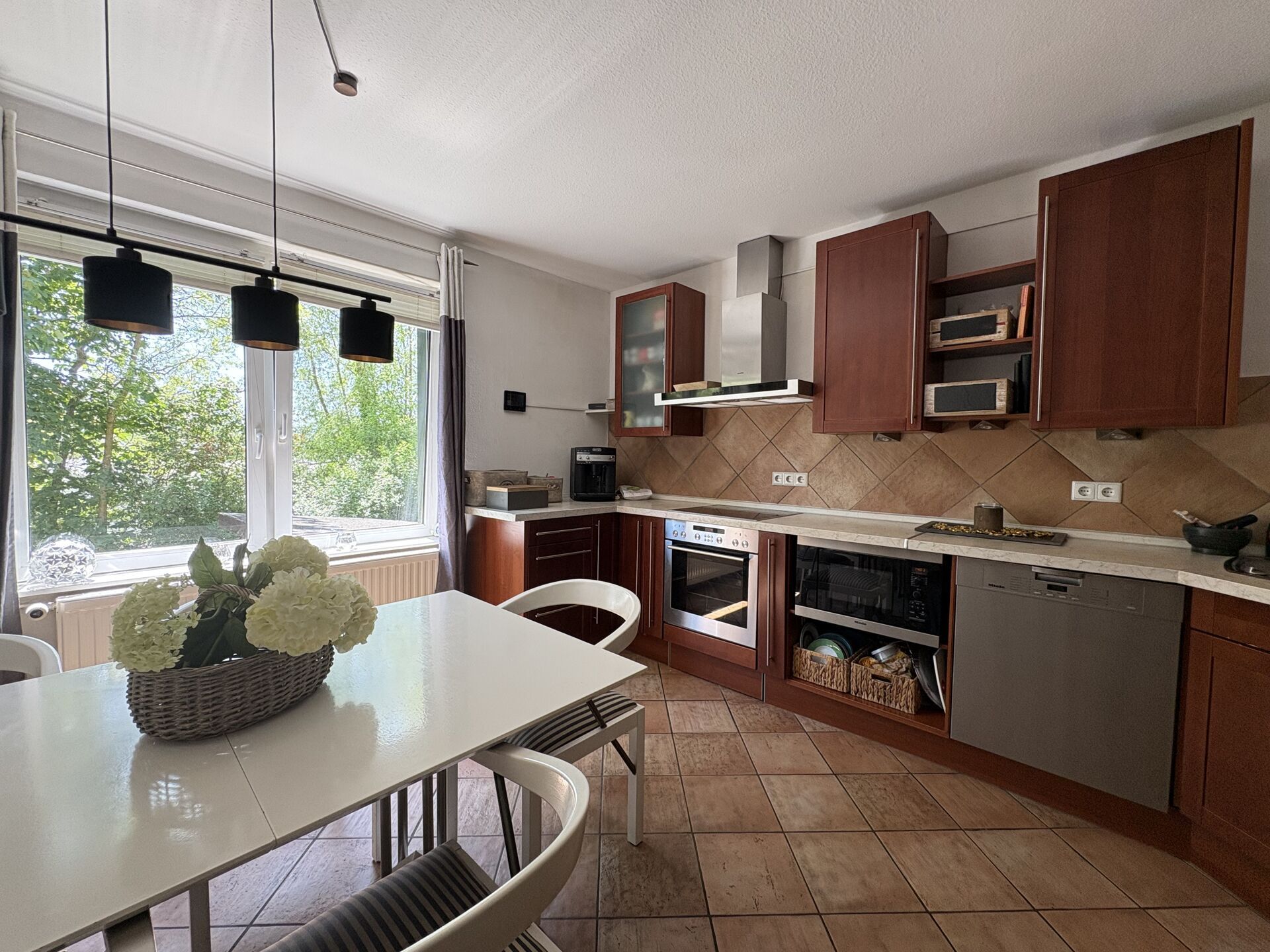 Immobilienangebot - Detmold - Alle - Wohnen mit Privatsphäre: Einfamilienhaus in Sackgasse!