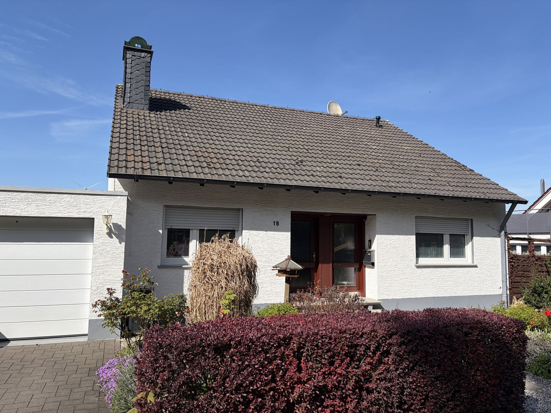 Immobilienangebot - Lichtenau / Atteln - Alle - Substanz trifft Potenzial in Atteln – Jetzt anpacken!
Gepflegtes Einfamilienhaus in ruhiger Lage.