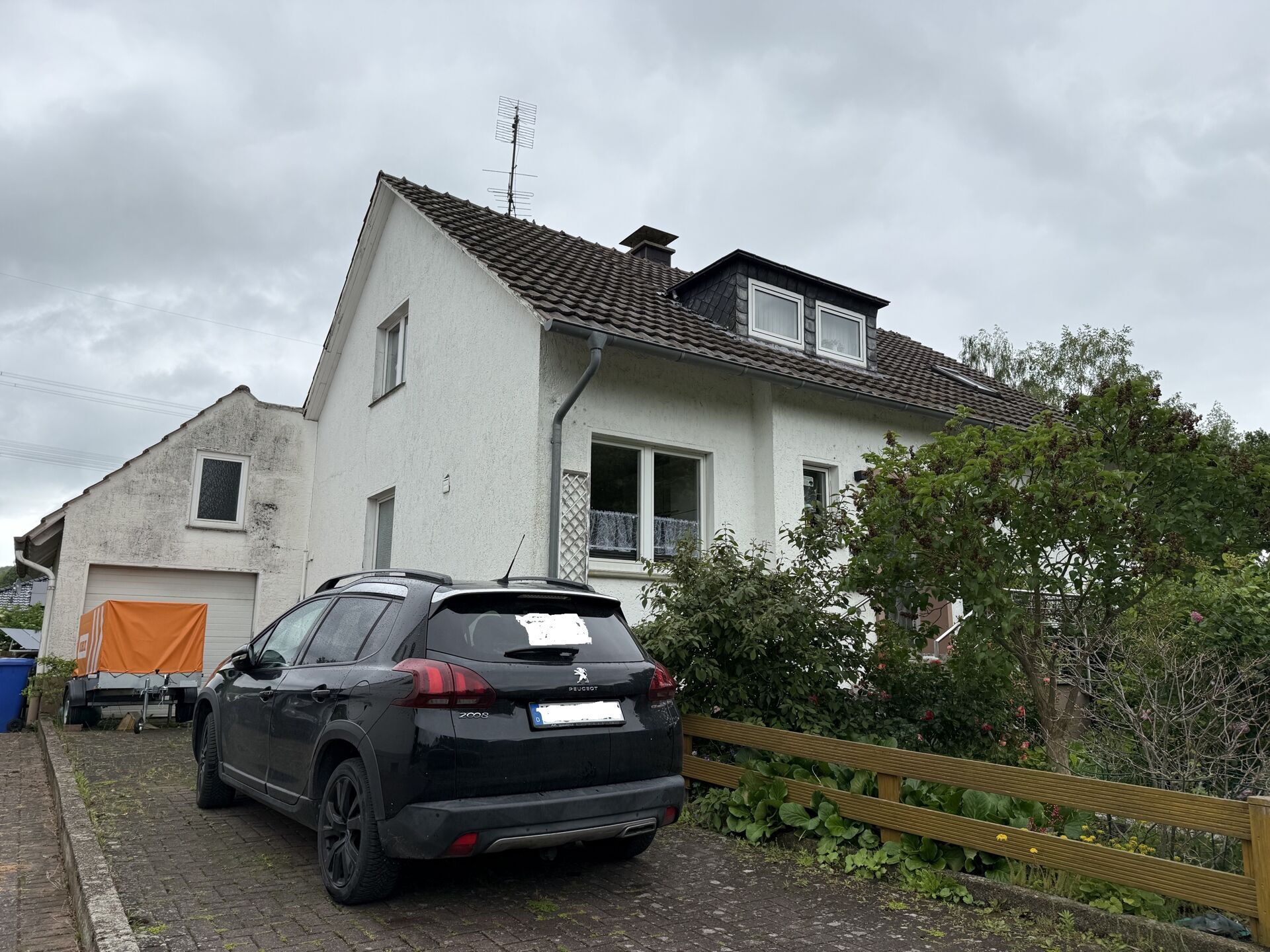 Immobilienangebot - Brakel / Hembsen - Alle - Wohnen im Hembsen ! Einfamilienhaus mit 2 Garagen