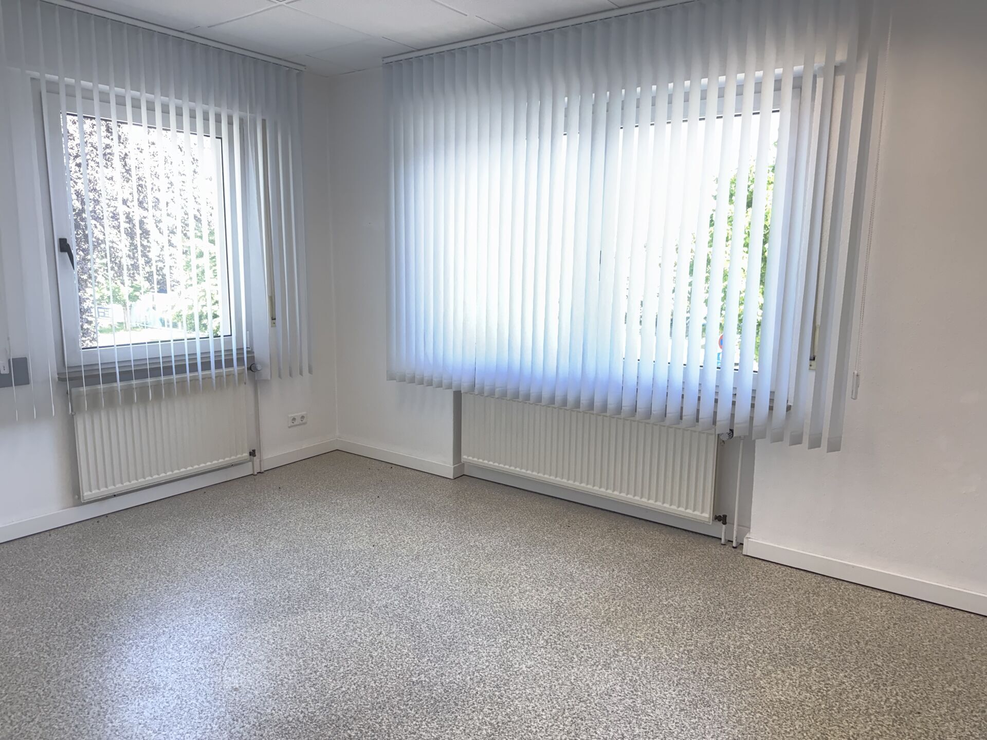 Immobilienangebot - Lage - Gewerbe - Charmante Praxis- und Bürofläche zur Vermietung, ca. 190 m²