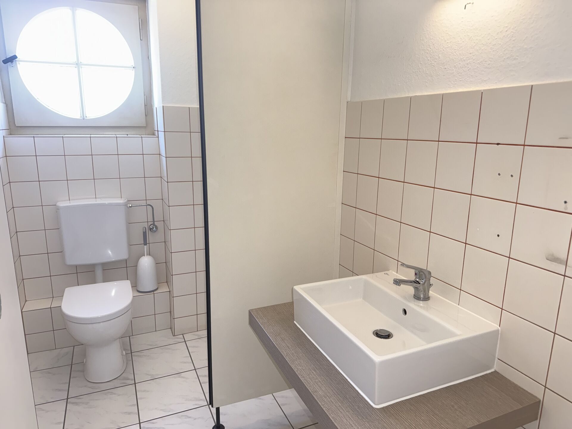 Immobilienangebot - Lage - Gewerbe - Charmante Praxis- und Bürofläche zur Vermietung, ca. 190 m²
