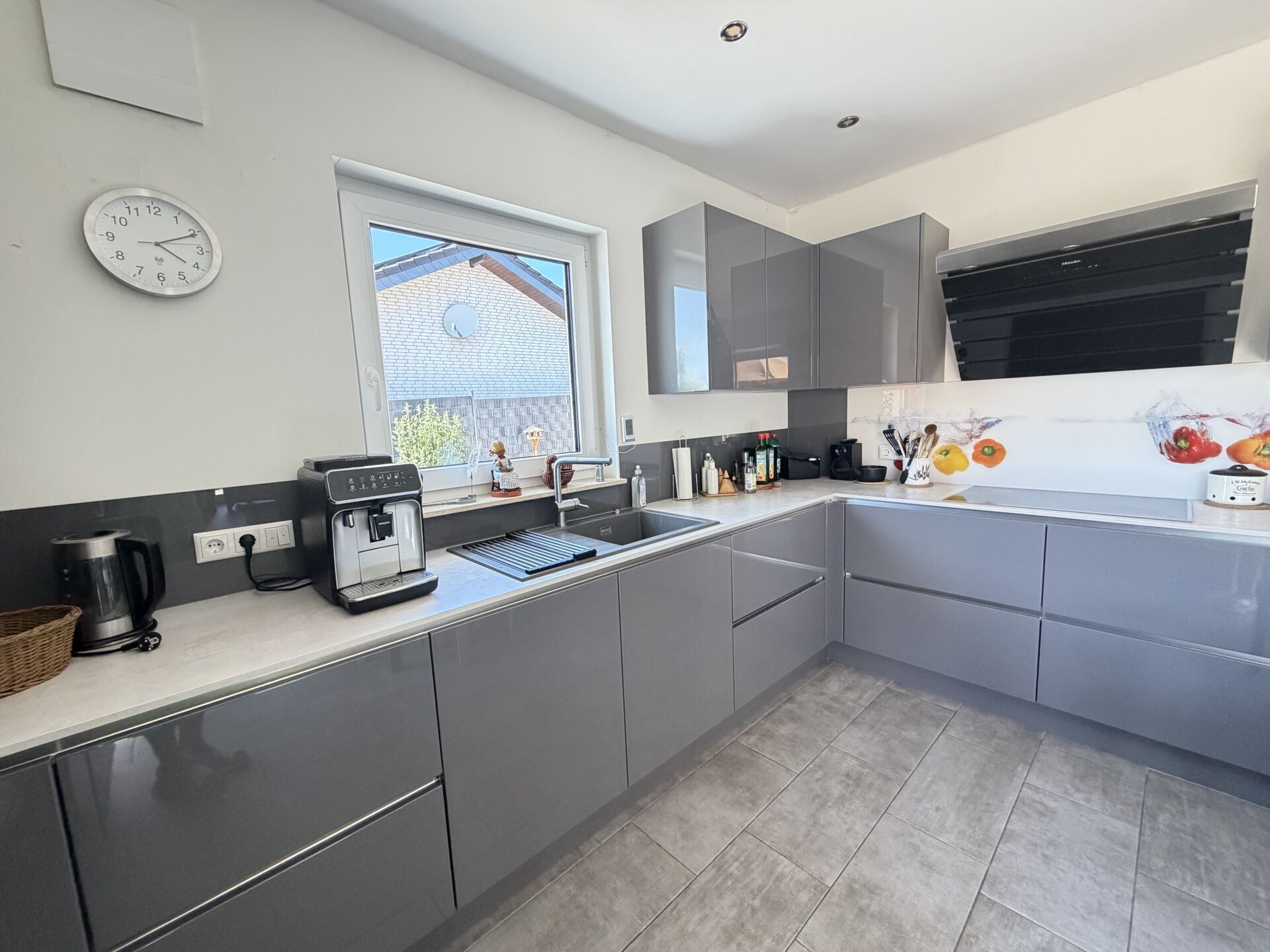 Immobilienangebot - Lage - Alle - Stadtnaher Wohnkomfort auf einer Ebene mit Ausbaupotential!