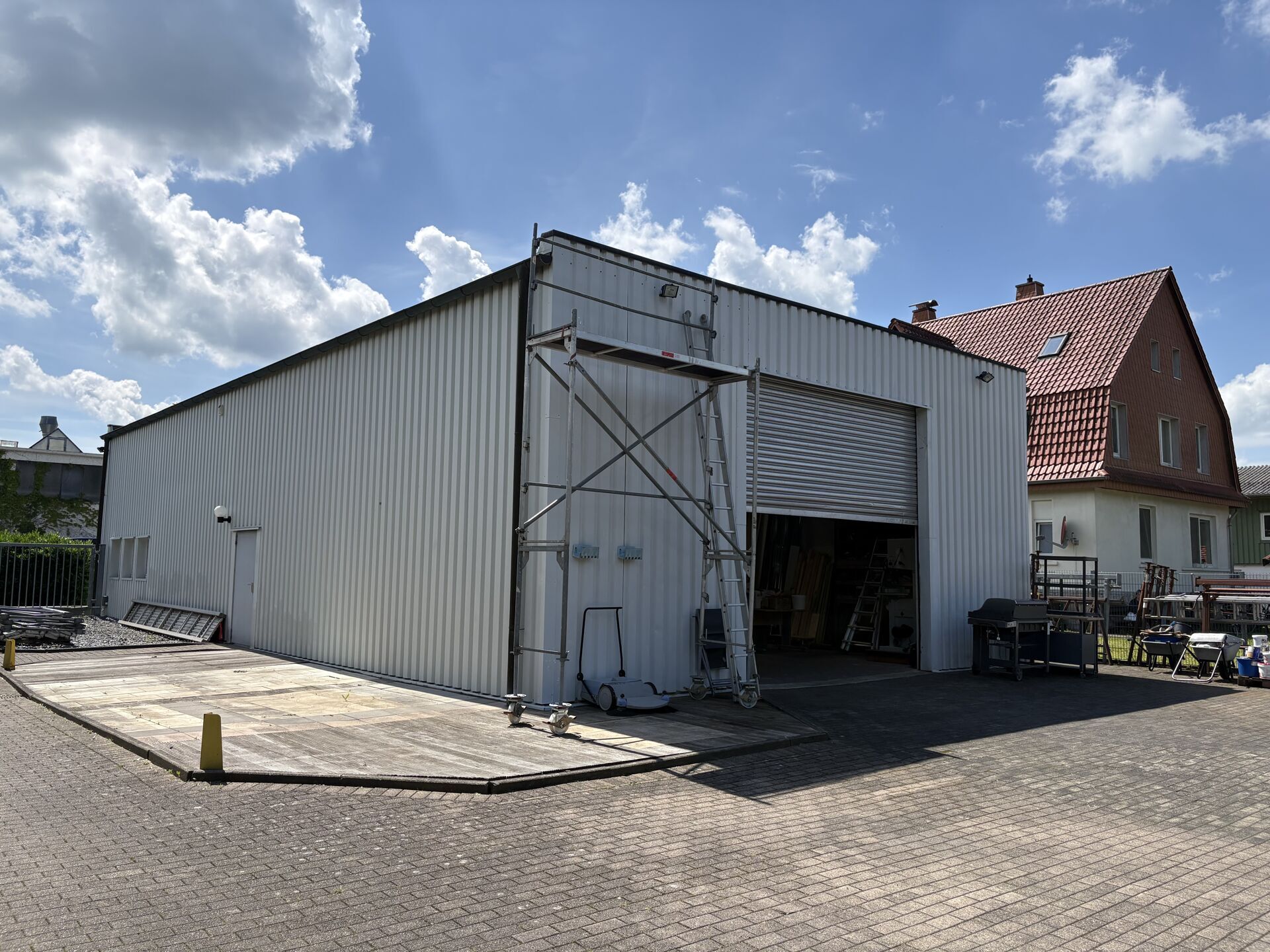 Immobilienangebot - Detmold - Alle - Seltenes Ensemble: Modernisiertes Wohnhaus mit Gewerbehalle!