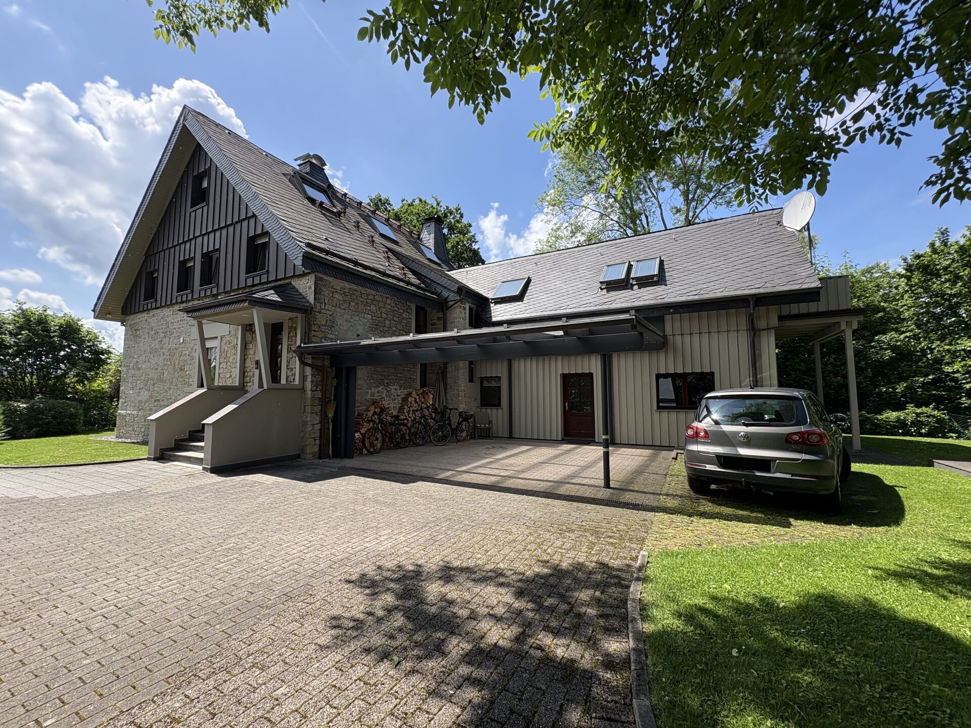 Immobilienangebot - Detmold - Alle - Seltenes Ensemble: Modernisiertes Wohnhaus mit Gewerbehalle!