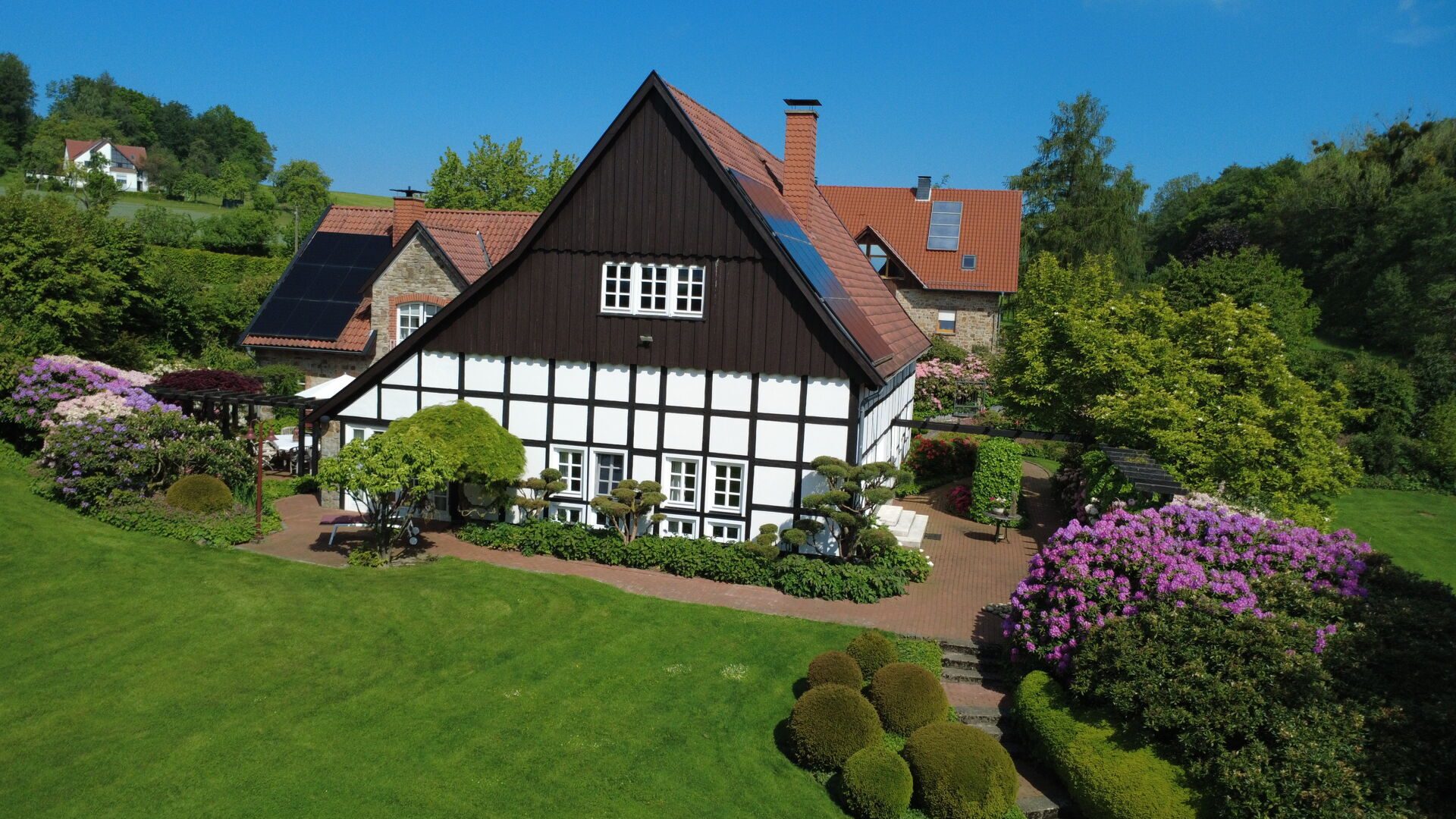 Immobilienangebot - Horn-Bad Meinberg / Fissenknick - Alle - Wo Geschichte auf Moderne trifft und Wohnträume Wurzeln schlagen!