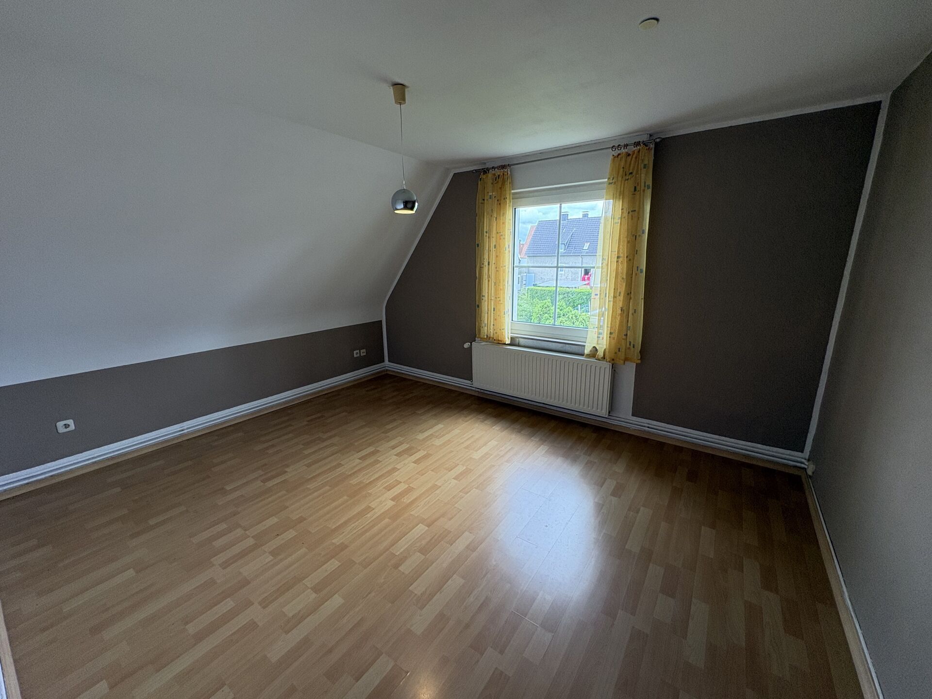 Immobilienangebot - Lage - Alle - Einfamilienhaus mit separater Wohnung in familienfreundlicher Lage in Lage Maßbruch!