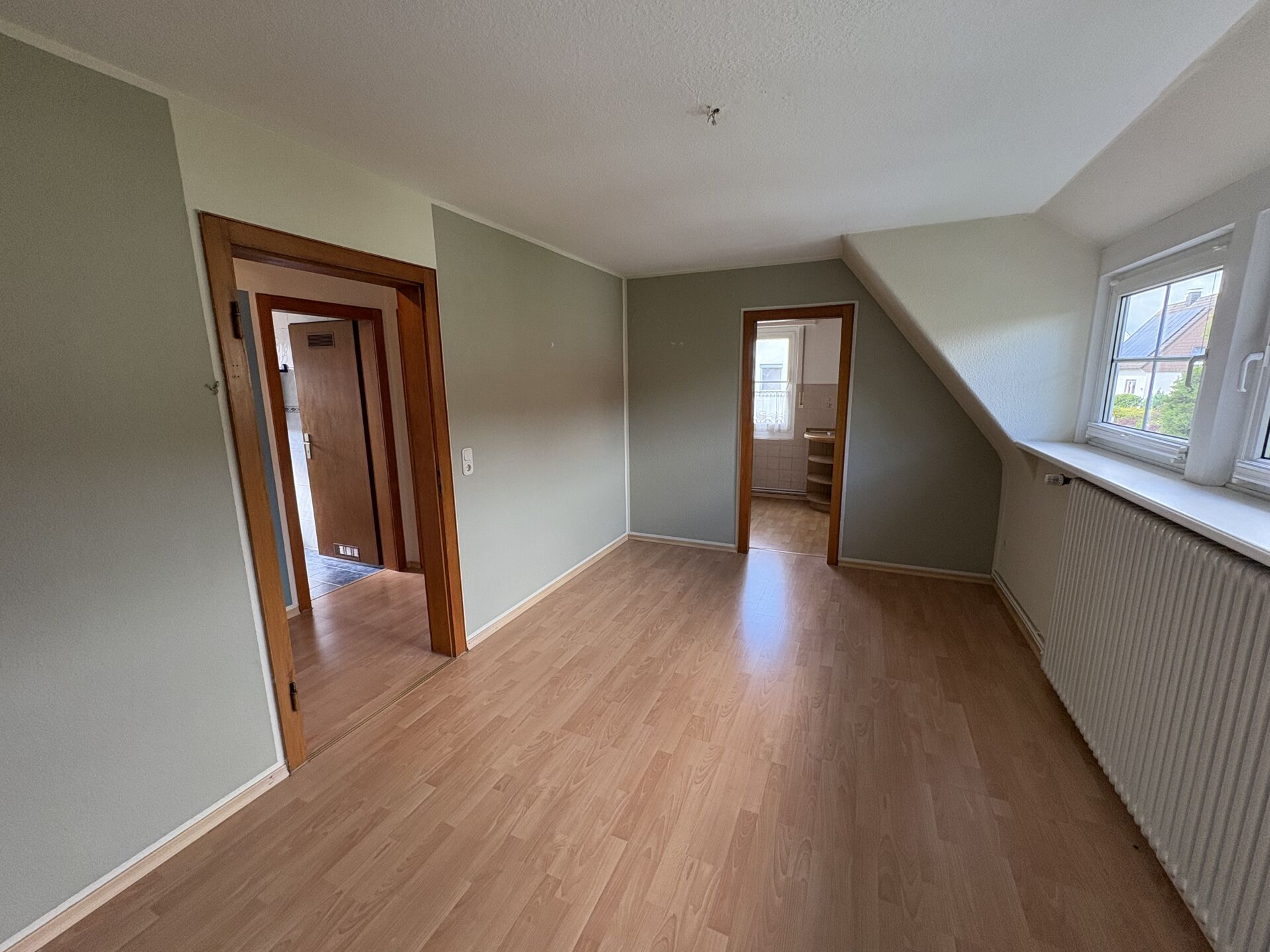 Immobilienangebot - Lage - Alle - Einfamilienhaus mit separater Wohnung in familienfreundlicher Lage in Lage Maßbruch!