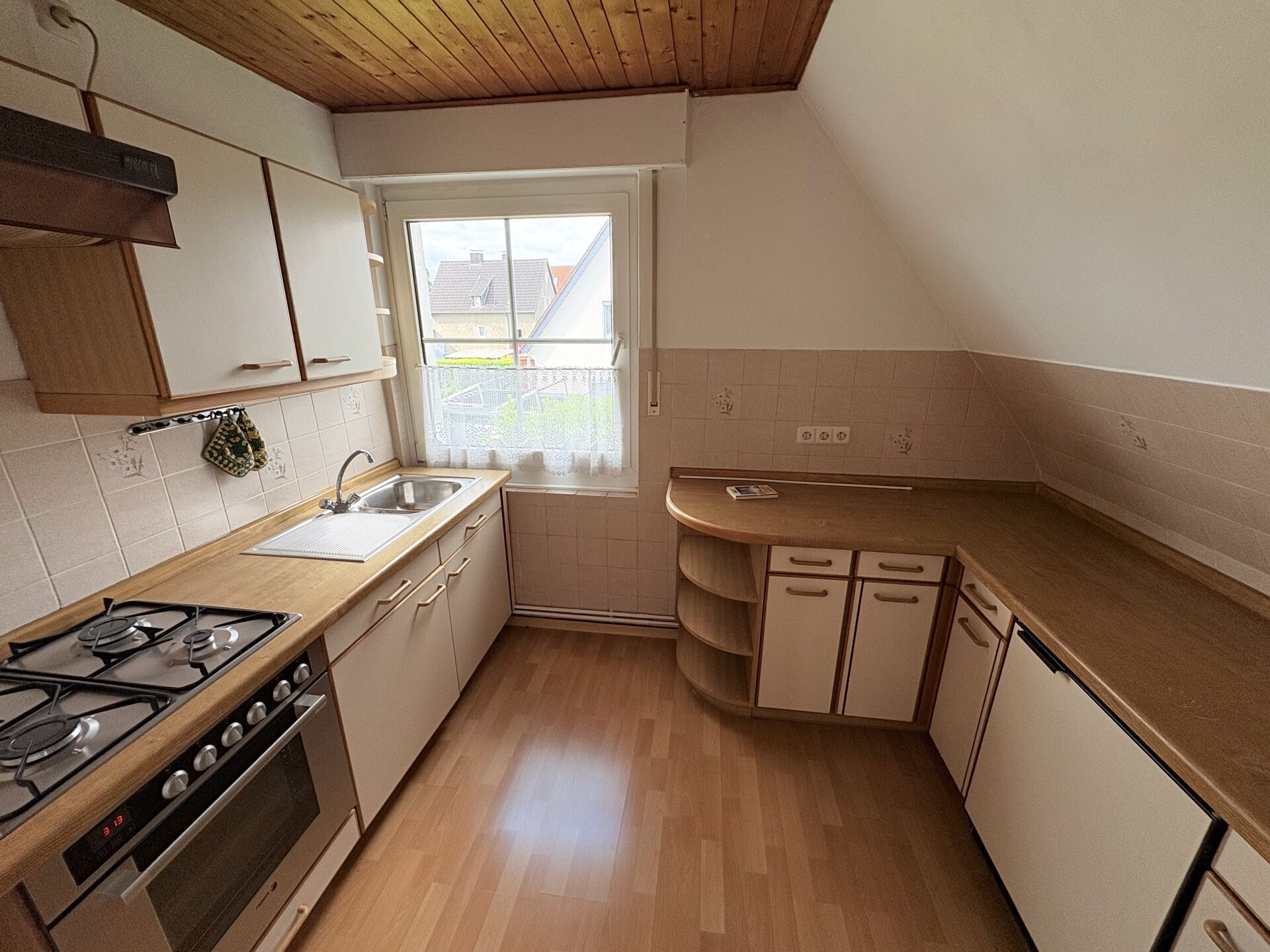 Immobilienangebot - Lage - Alle - Einfamilienhaus mit separater Wohnung in familienfreundlicher Lage in Lage Maßbruch!