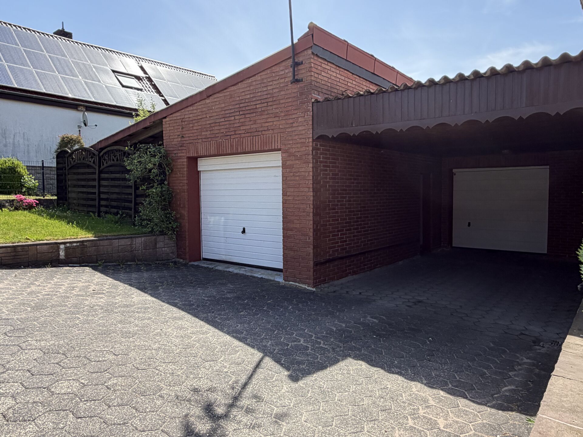 Immobilienangebot - Borgentreich / Bühne - Alle - Einfamilienhaus mit großem Garten und vielseitigen Nutzungsmöglichkeiten in Bühne
