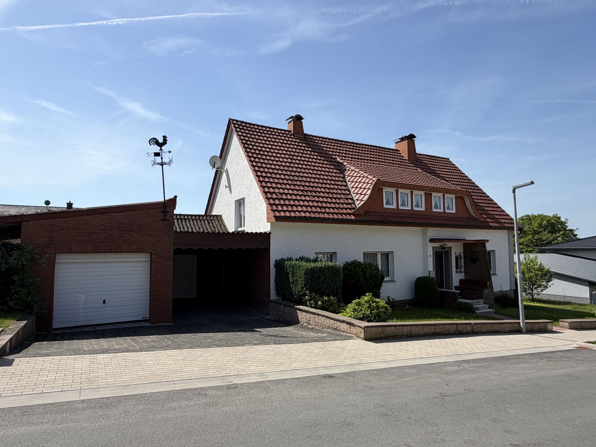 Immobilienangebot - Borgentreich / Bühne - Alle - Einfamilienhaus mit großem Garten und vielseitigen Nutzungsmöglichkeiten in Bühne