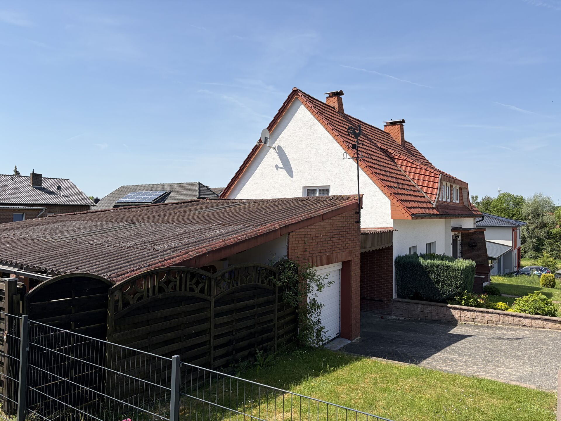 Immobilienangebot - Borgentreich / Bühne - Alle - Einfamilienhaus mit großem Garten und vielseitigen Nutzungsmöglichkeiten in Bühne