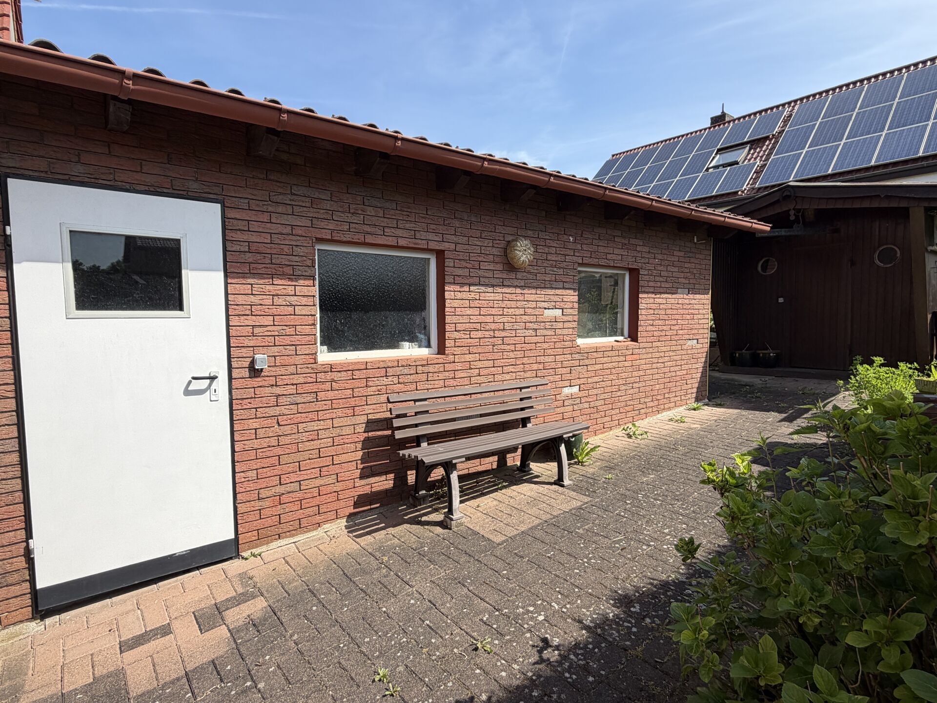 Immobilienangebot - Borgentreich / Bühne - Alle - Einfamilienhaus mit großem Garten und vielseitigen Nutzungsmöglichkeiten in Bühne