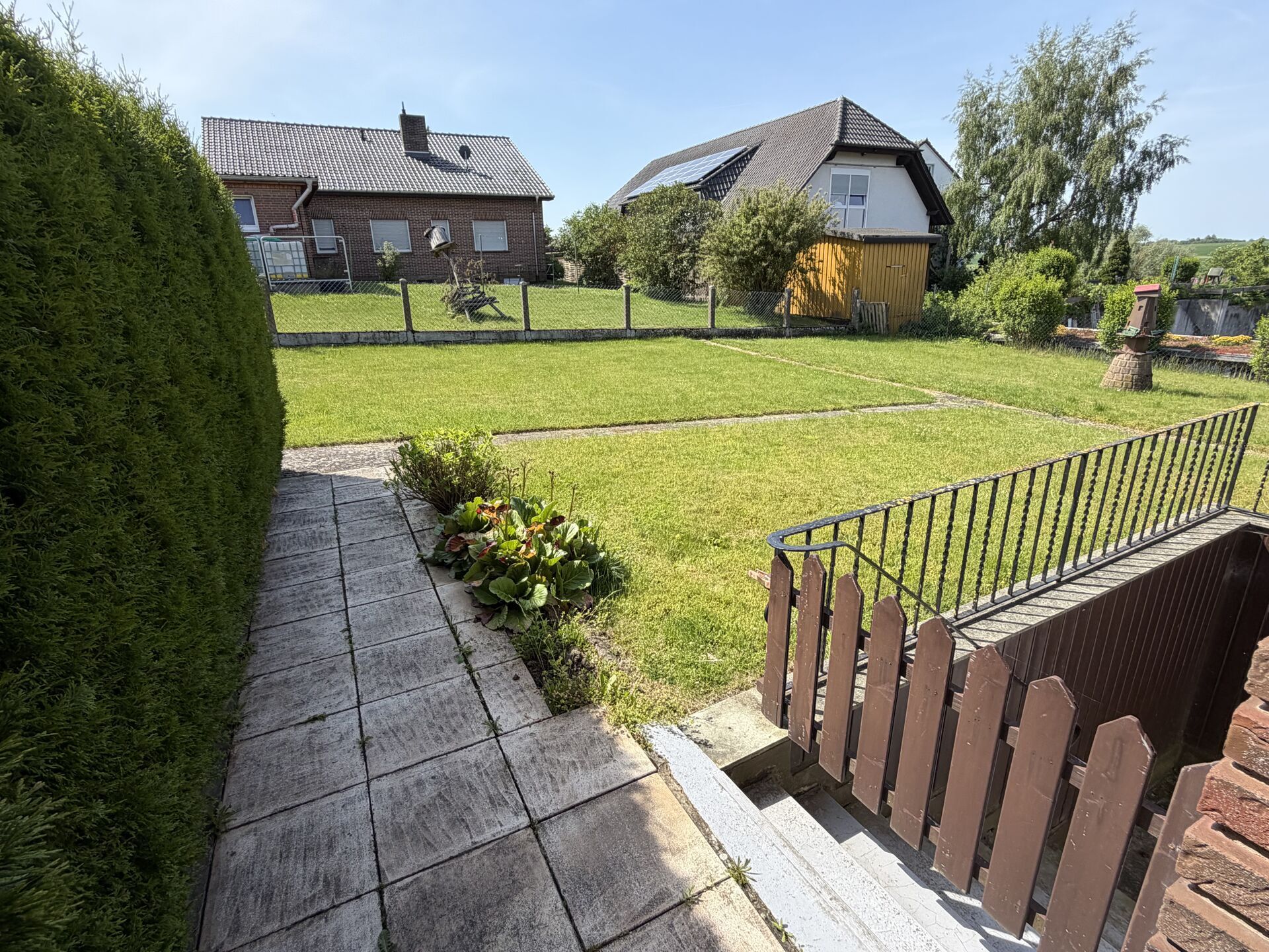 Immobilienangebot - Borgentreich / Bühne - Alle - Einfamilienhaus mit großem Garten und vielseitigen Nutzungsmöglichkeiten in Bühne