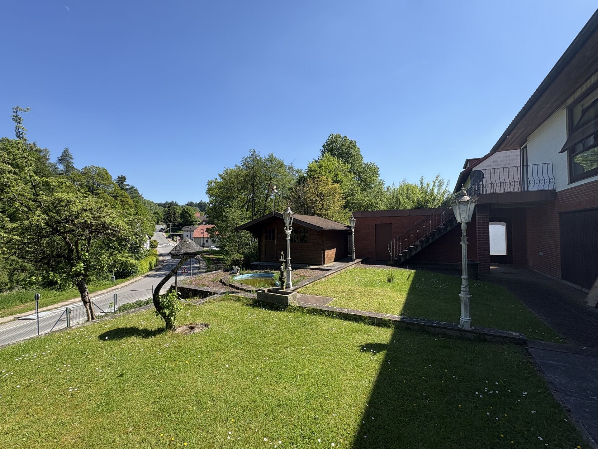 Immobilienangebot - Blomberg - Alle - Bungalow in ruhiger Ortsrandlage- mehr als Sie erwarten!