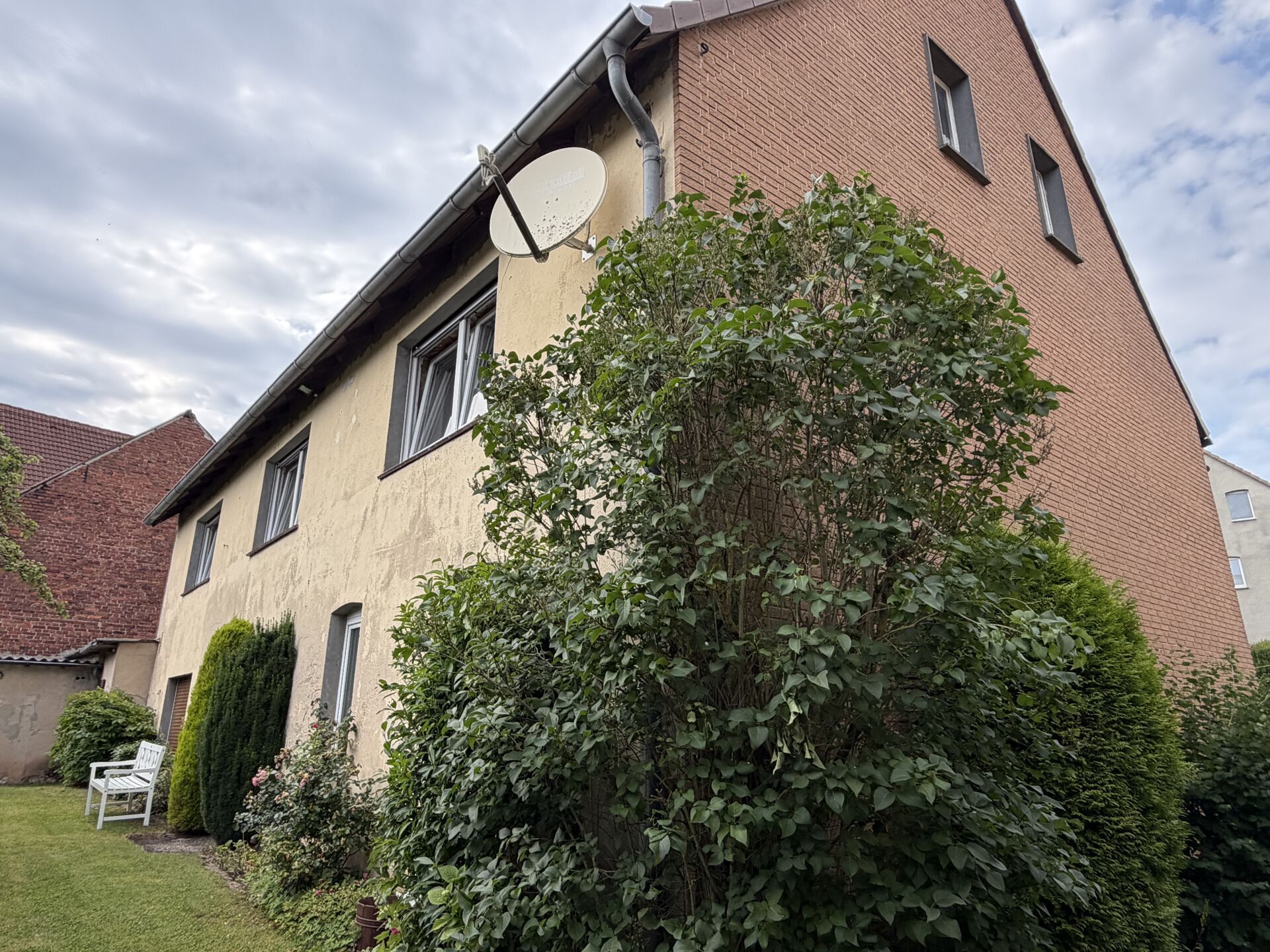 Immobilienangebot - Marsberg / Essentho - Alle - Einfamilienhaus mit Garten und Terrasse im Ortskern von Essentho