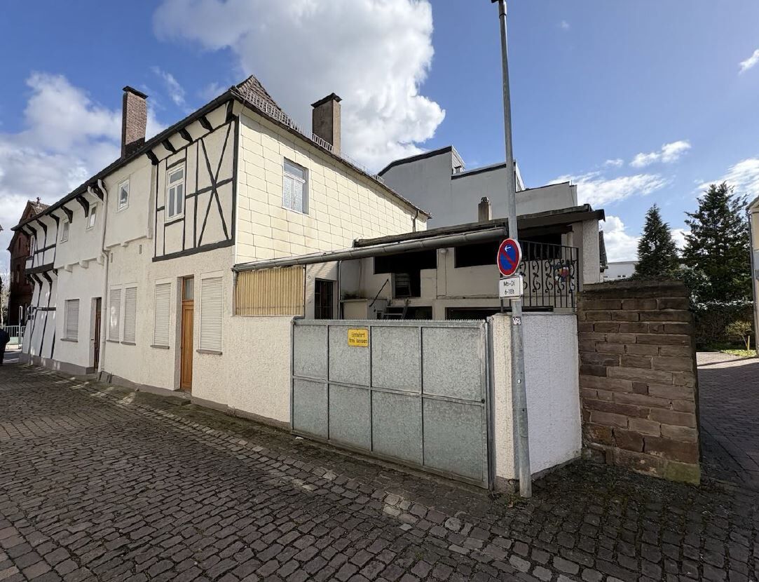 Immobilienangebot - Höxter - Alle - Fachwerk-Wohn- und Geschäftshaus in zentraler Innenstadtlage von Höxter