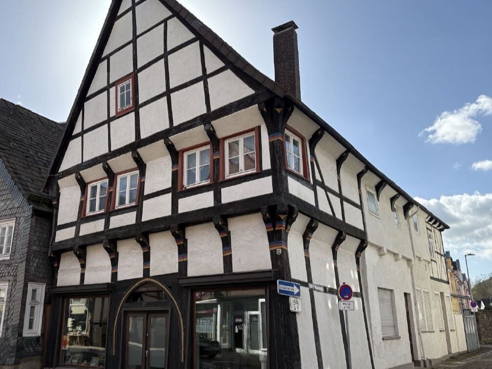 Immobilienangebot - Höxter - Alle - Fachwerk-Wohn- und Geschäftshaus in zentraler Innenstadtlage von Höxter