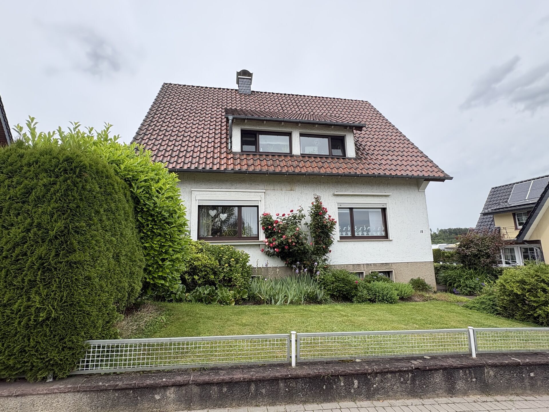 Immobilienangebot - Horn-Bad Meinberg - Alle - Für ein oder zwei Generationen-alles ist möglich!