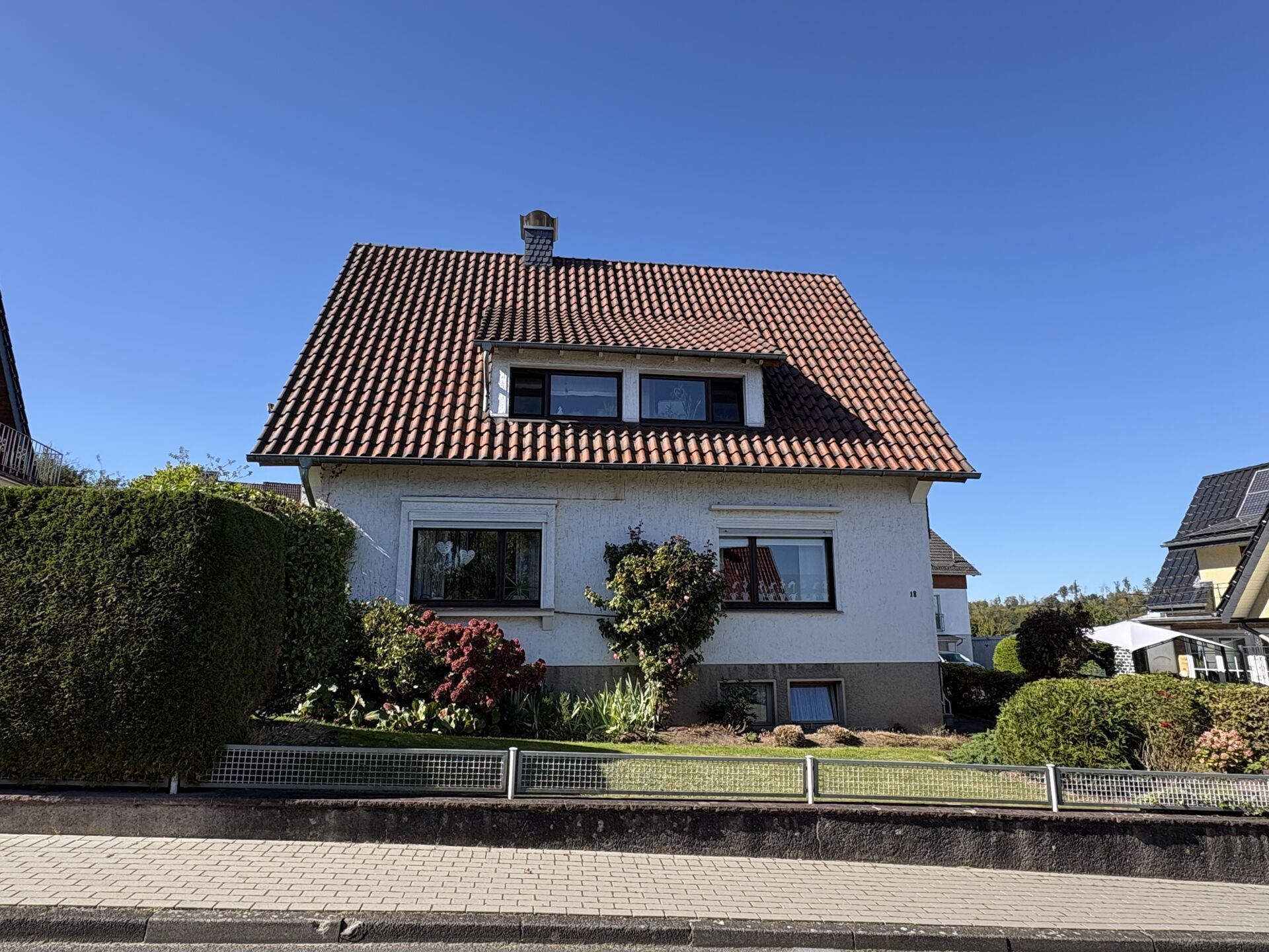 Immobilienangebot - Horn-Bad Meinberg - Alle - Für ein oder zwei Generationen-alles ist möglich!