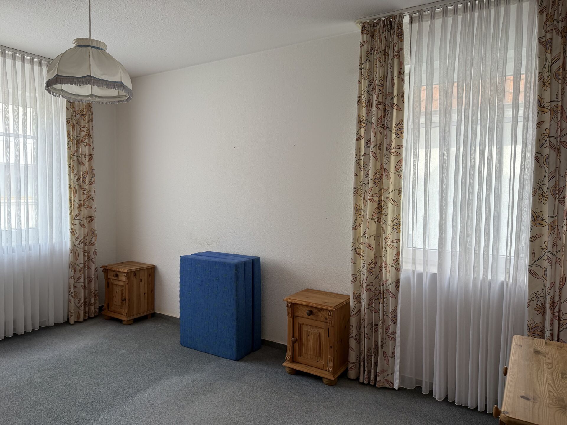 Immobilienangebot - Nieheim - Alle - Neuwertige Eigentumswohnung !