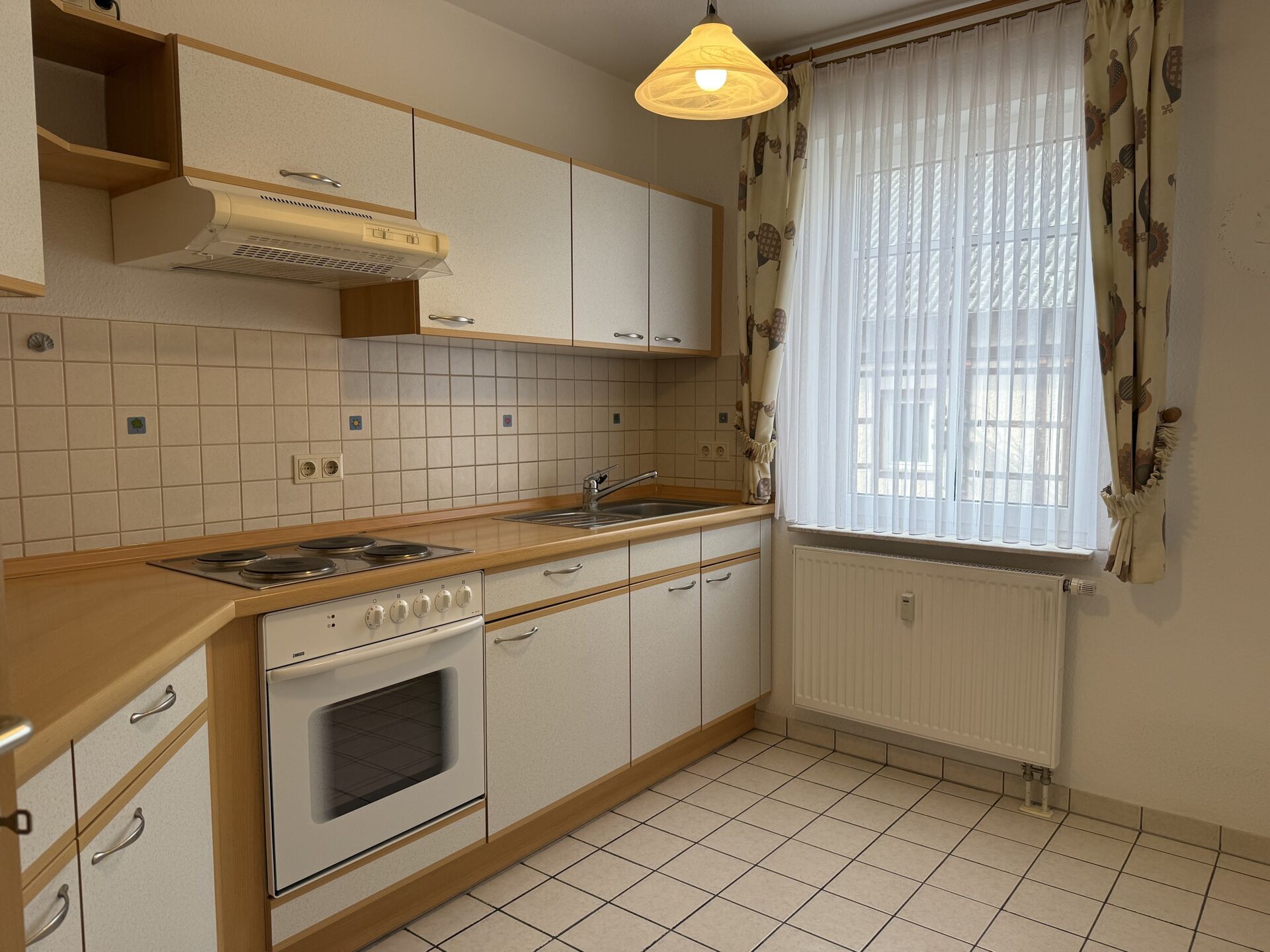 Immobilienangebot - Nieheim - Alle - Neuwertige Eigentumswohnung !