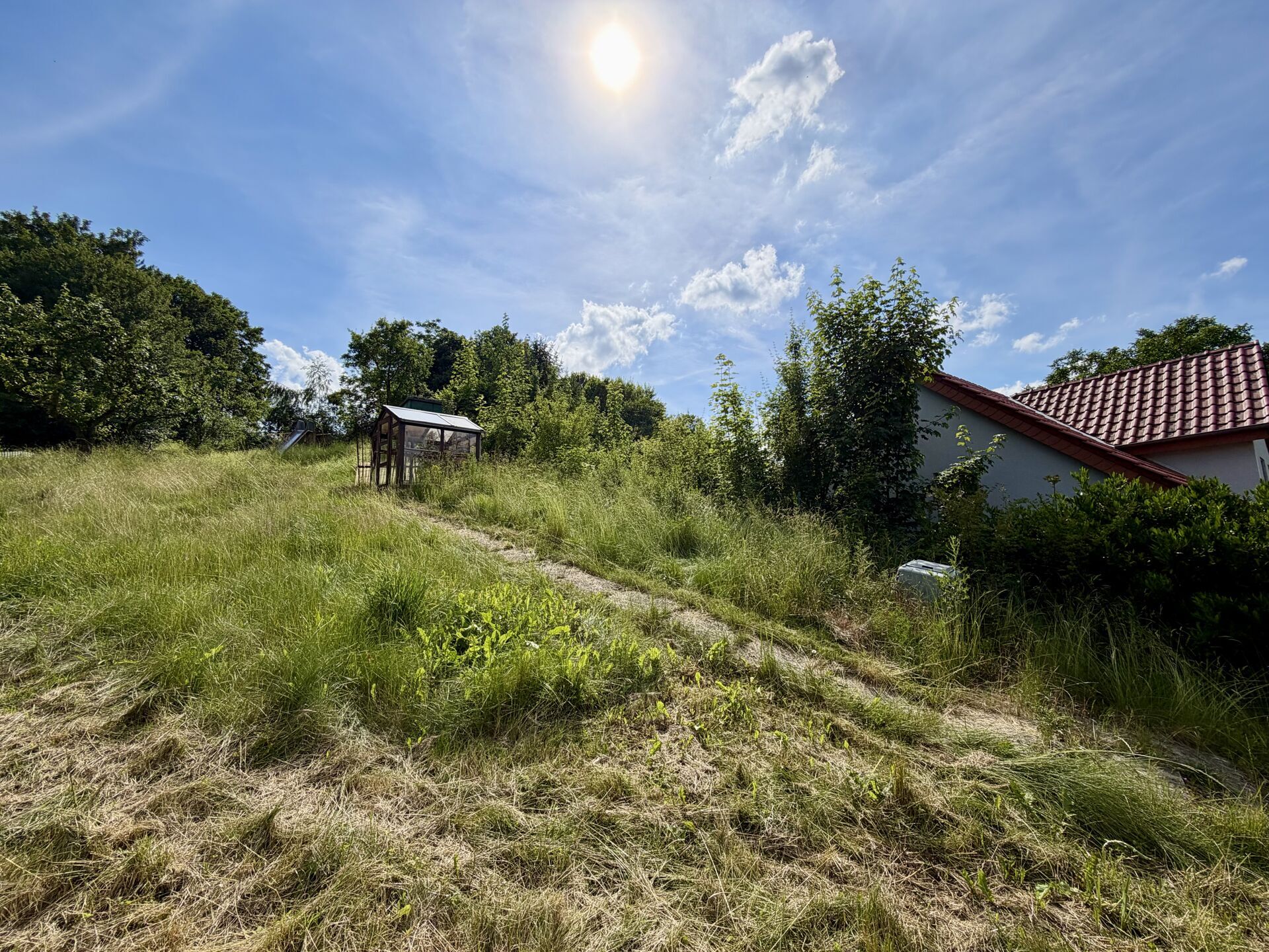 Immobilienangebot - Salzkotten - Alle - Einfamilienhaus mit großem Grundstück und viel Potenzial