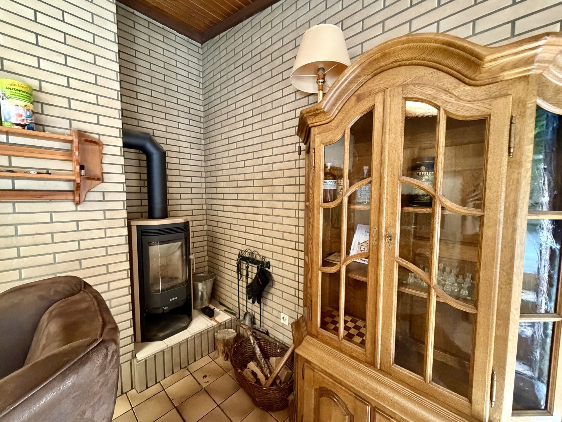 Immobilienangebot - Salzkotten - Alle - Einfamilienhaus mit großem Grundstück und viel Potenzial