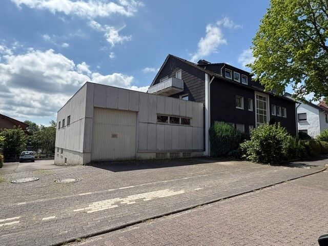 Immobilienangebot - Höxter - Alle - Mehrfamilienhaus mit Hallenanbau im Zentrum vom Höxter sucht neuen Besitzer!