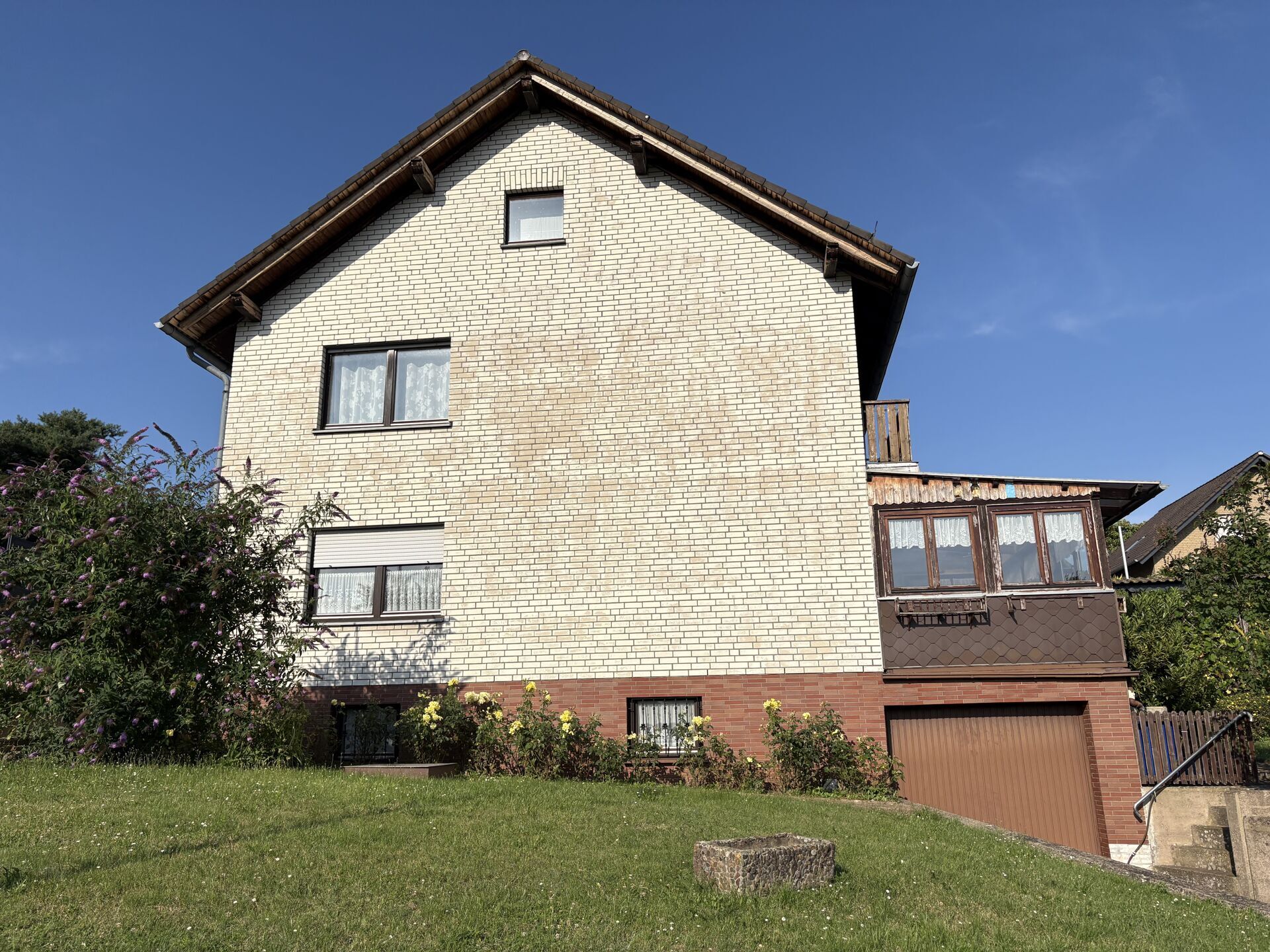 Immobilienangebot - Höxter - Alle - Großzügiges Einfamilienhaus sucht neuen Eigentümer
