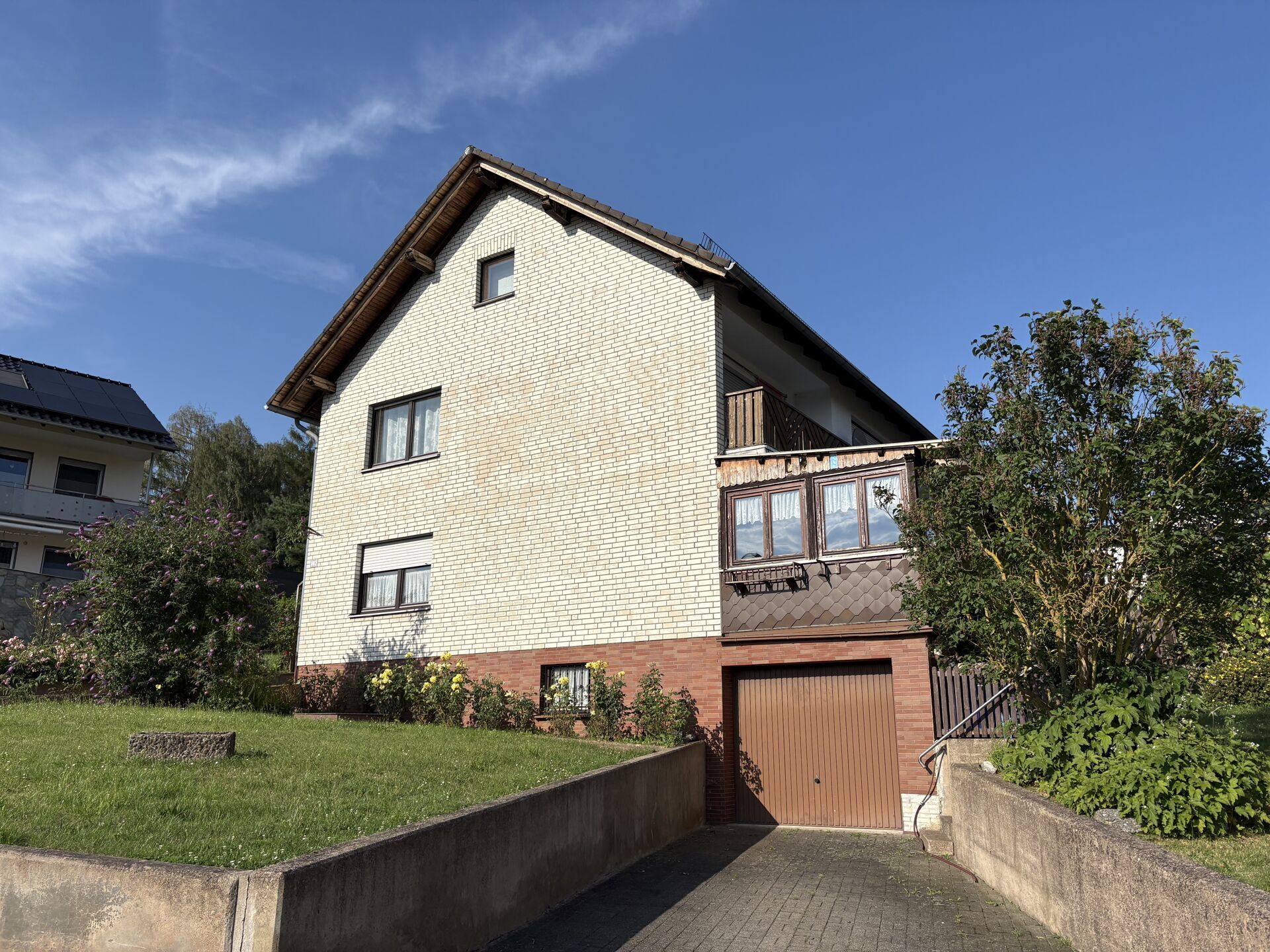 Immobilienangebot - Höxter - Alle - Großzügiges Einfamilienhaus sucht neuen Eigentümer