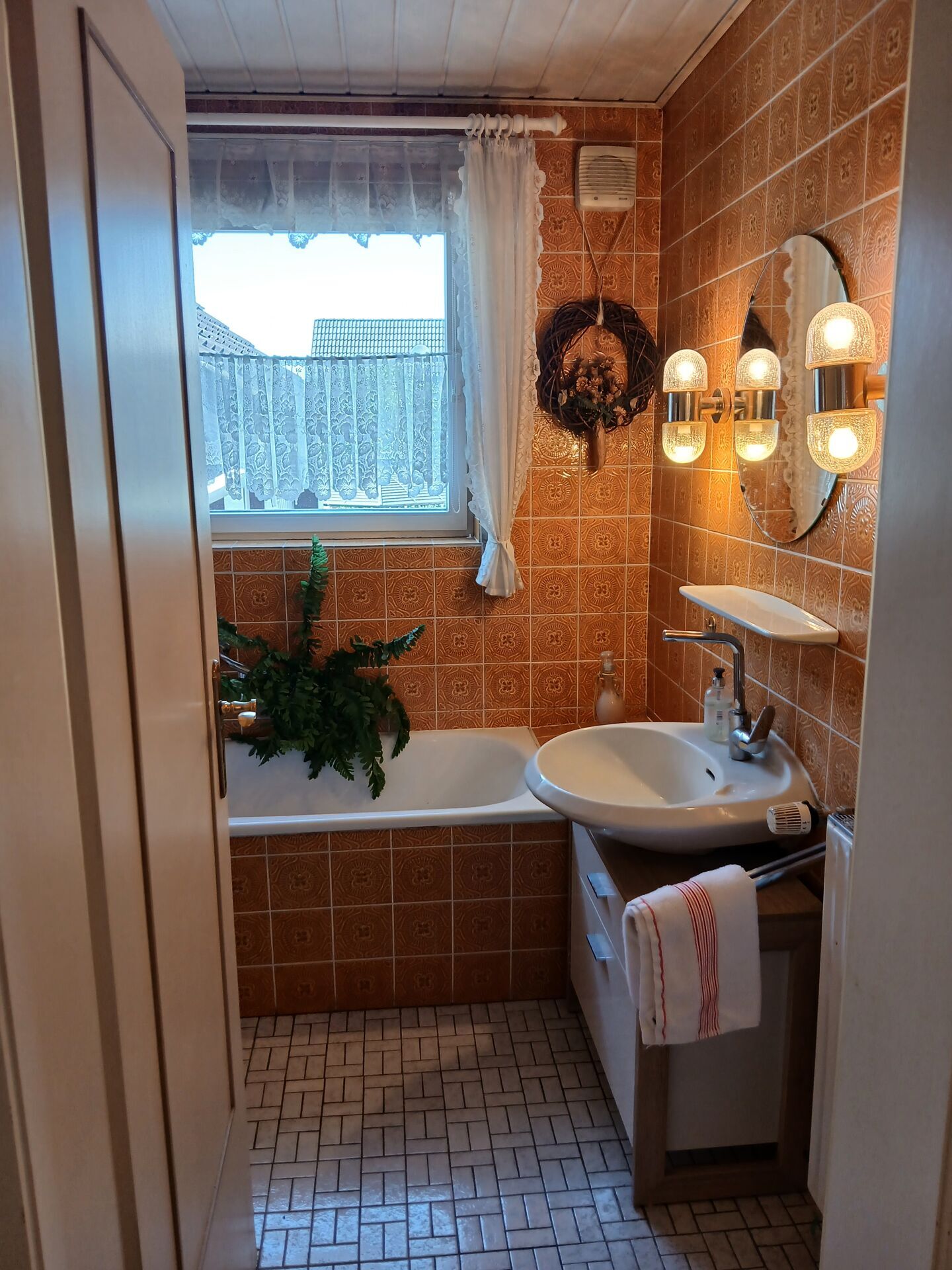 Immobilienangebot - Nieheim - Alle - Glückstreffer für die große Familie ! Nutzen Sie die Gelegenheit
