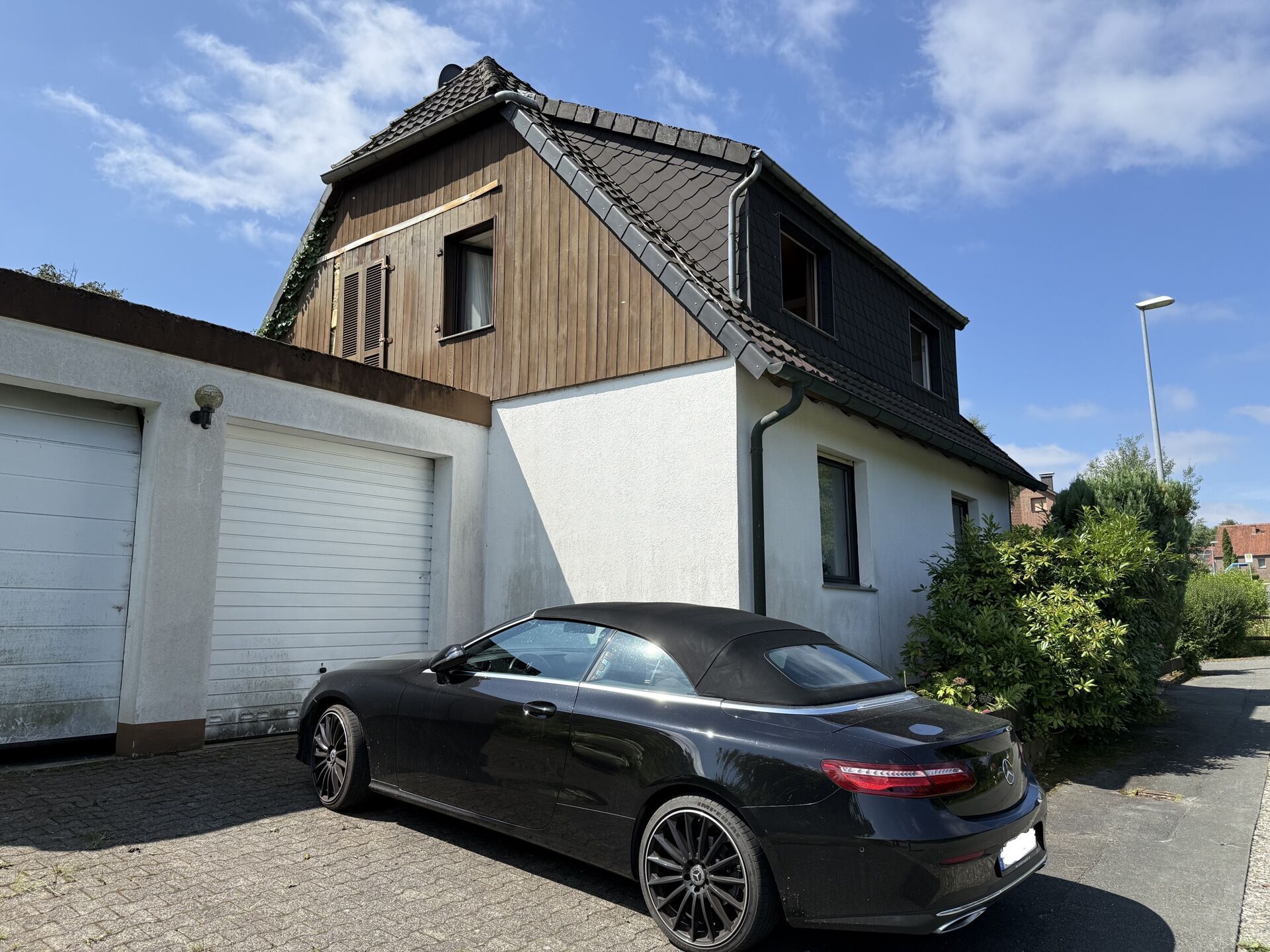 Immobilienangebot - Bad Driburg / Neuenheerse - Alle - Haus am Wald gelegen mit Werkstatt und Wiese - auch ideal für Pferdeliebhaber !