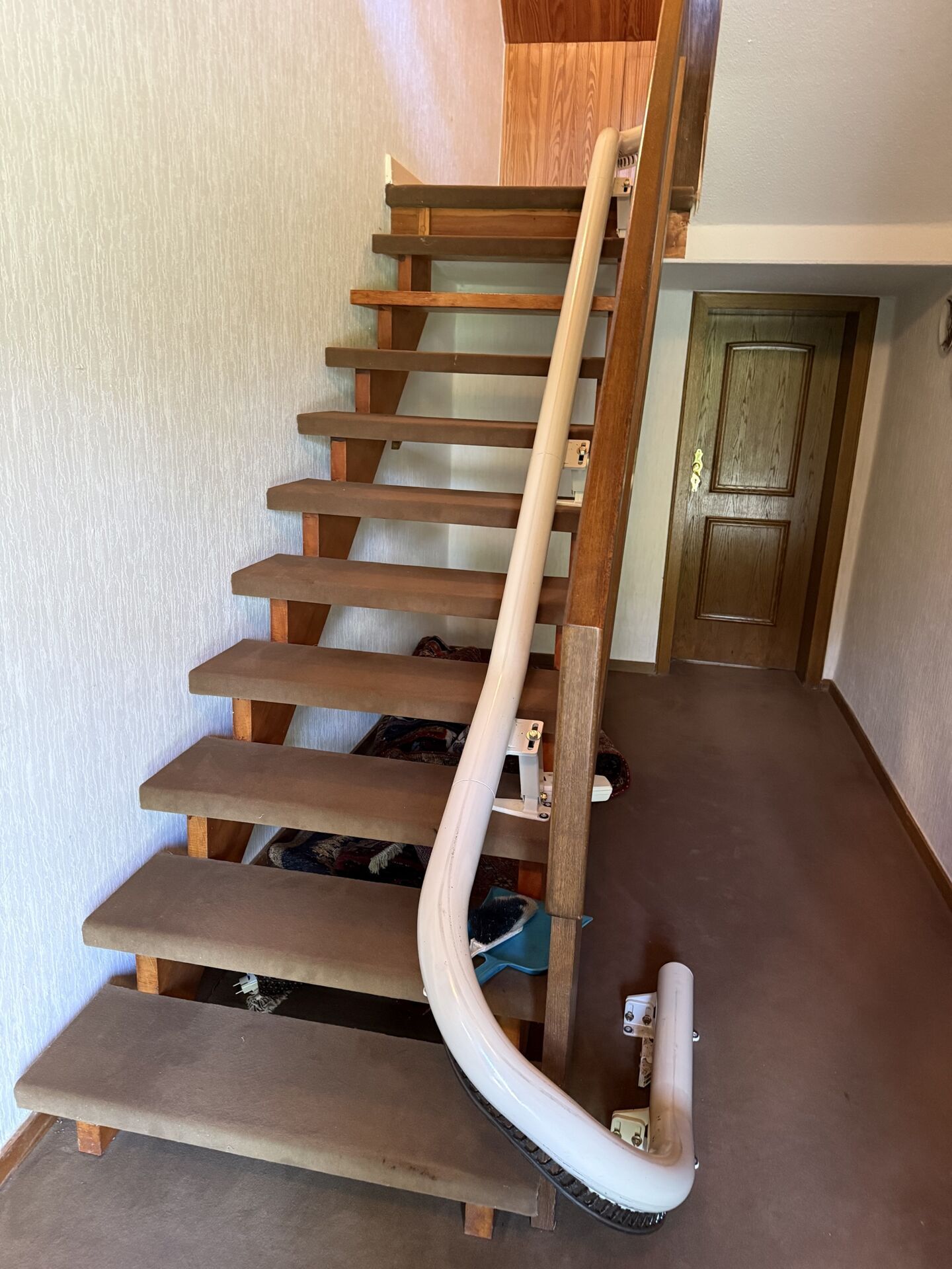 Immobilienangebot - Bad Driburg / Neuenheerse - Alle - Haus am Wald gelegen mit Werkstatt und Wiese - auch ideal für Pferdeliebhaber !