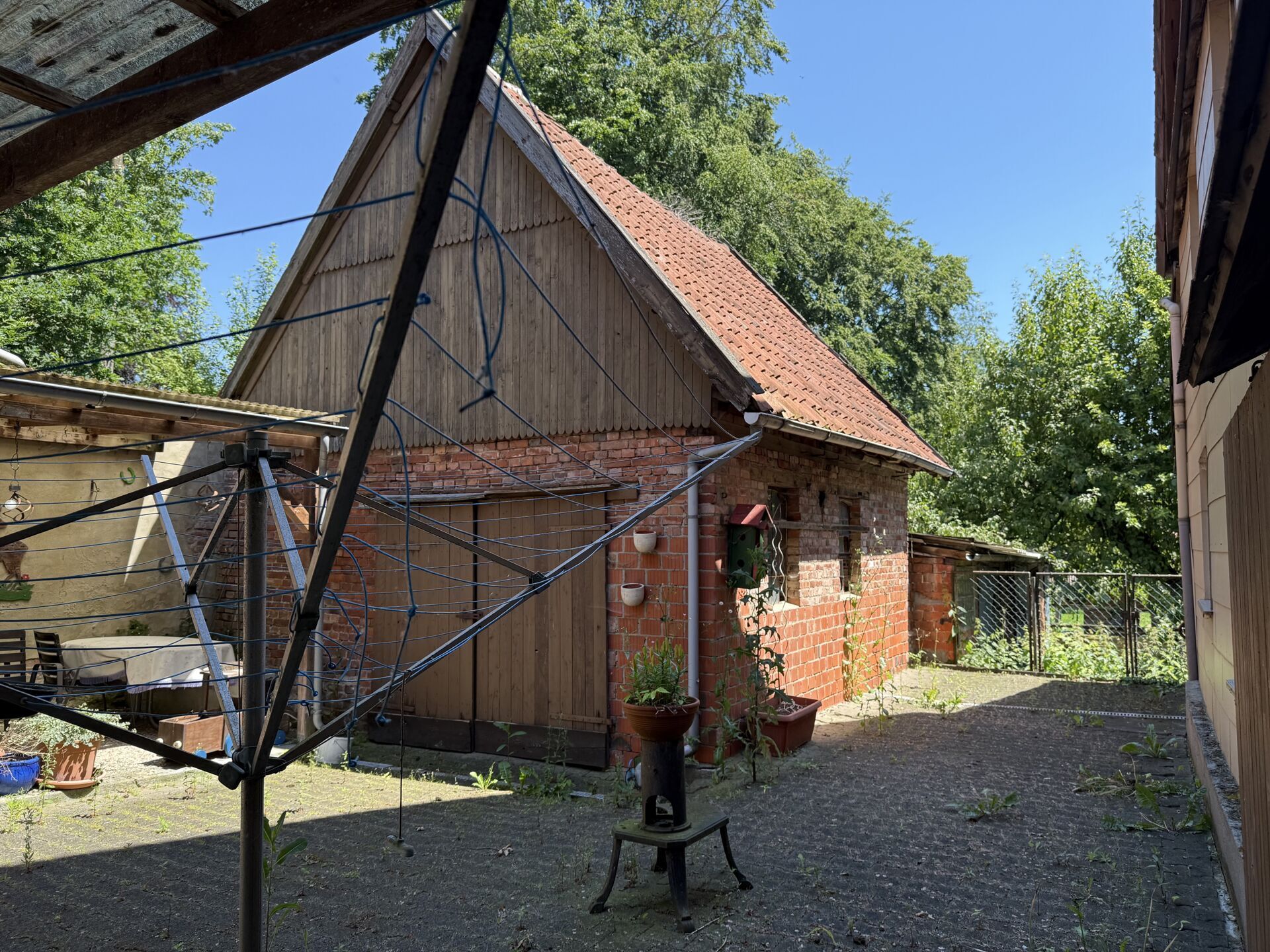 Immobilienangebot - Nieheim - Alle - Kleines Haus in ruhiger Umgebung !!