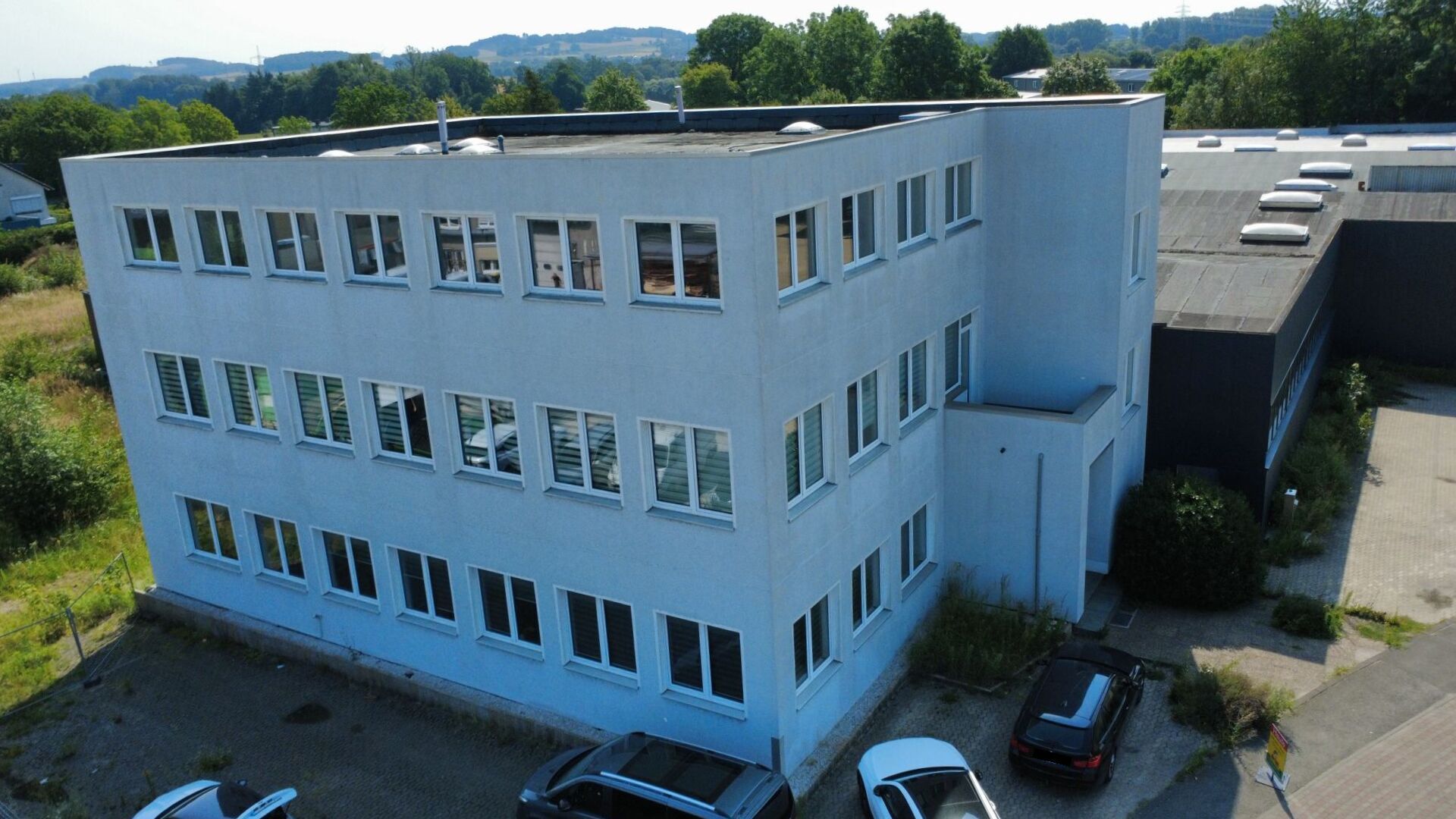 Immobilienangebot - Lage - Gewerbe - Gewerbeimmobilie mit Entwicklungspotenzial in Lage