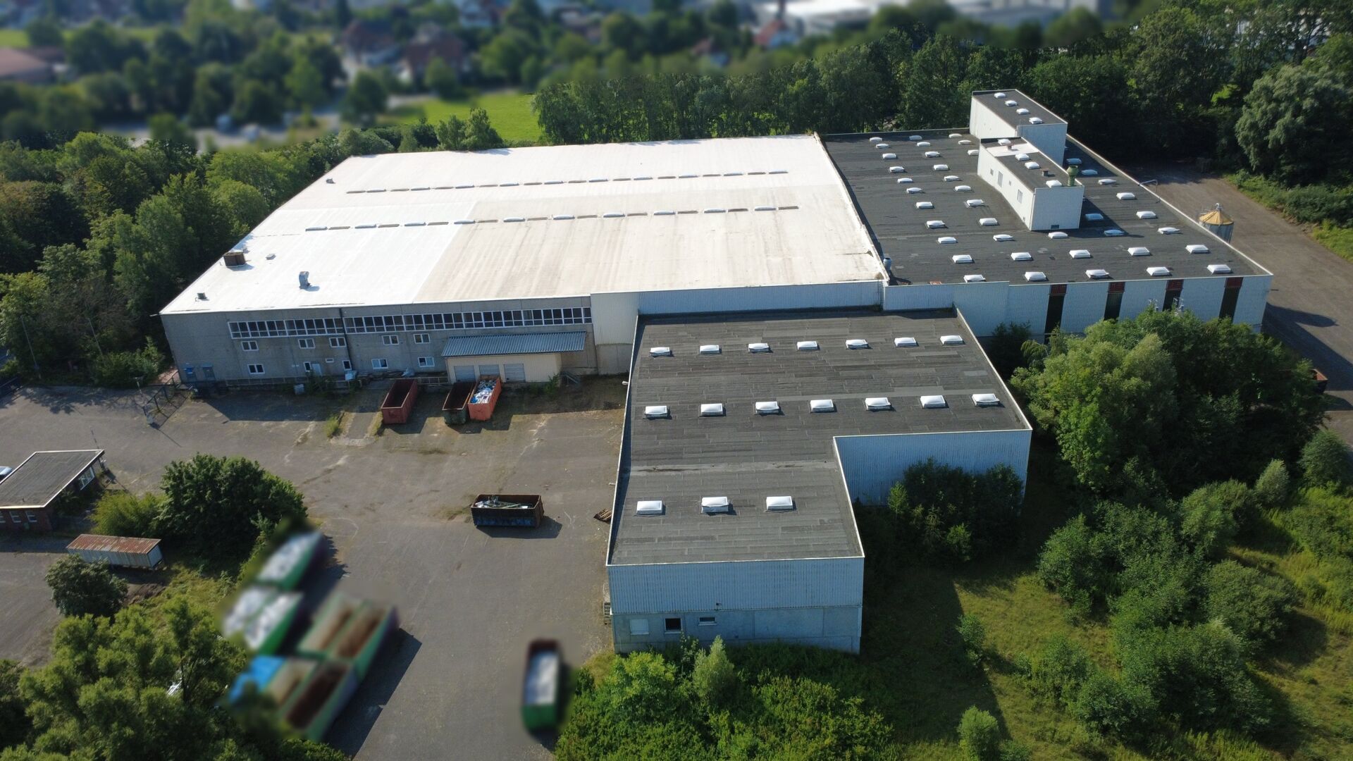 Immobilienangebot - Lage - Gewerbe - Großzügige Industriehalle mit weitläufiger Freifläche  zur Erweiterung