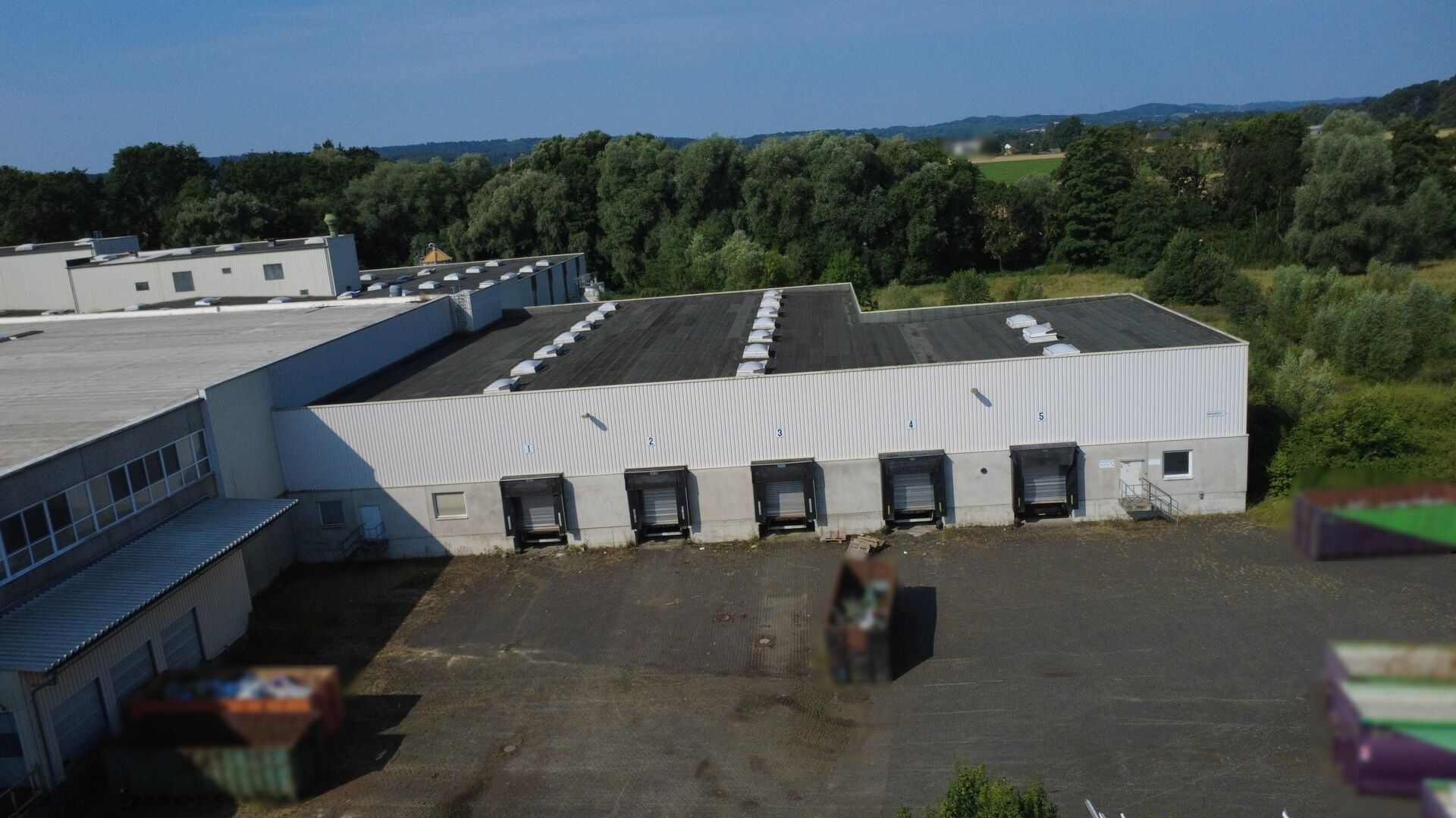 Immobilienangebot - Lage - Gewerbe - Großzügige Industriehalle mit weitläufiger Freifläche  zur Erweiterung