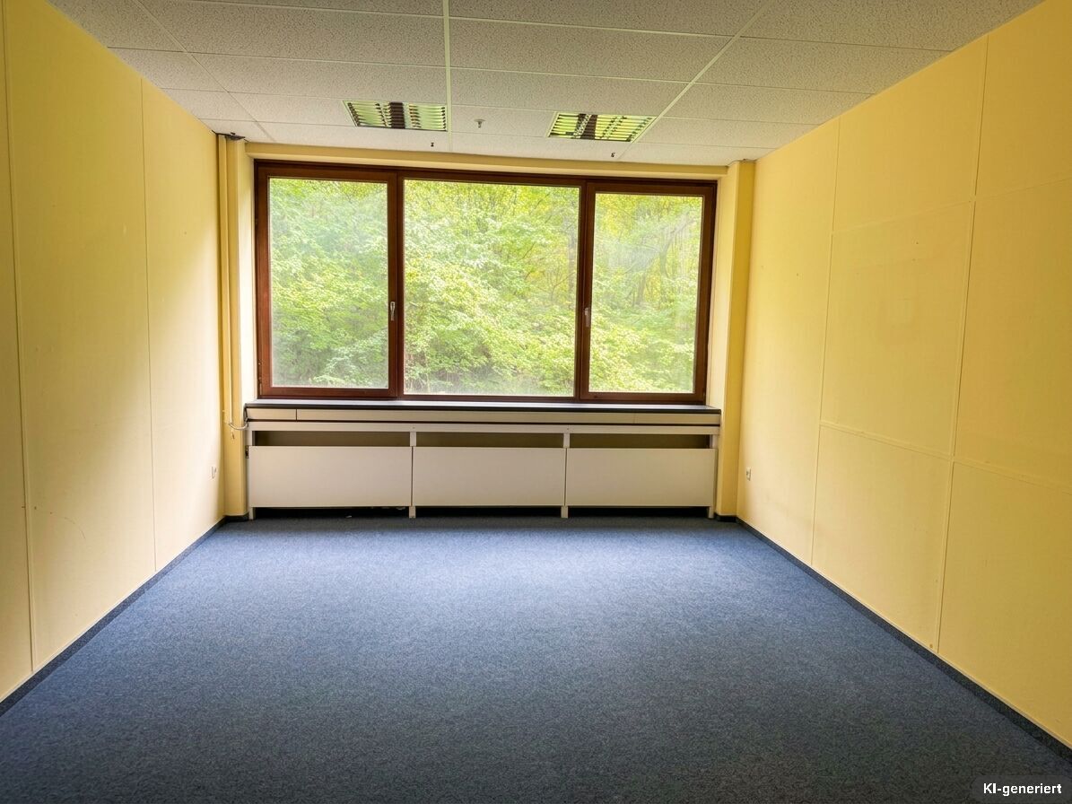 Immobilienangebot - Lage - Gewerbe - Großzügige Industriehalle mit weitläufiger Freifläche  zur Erweiterung