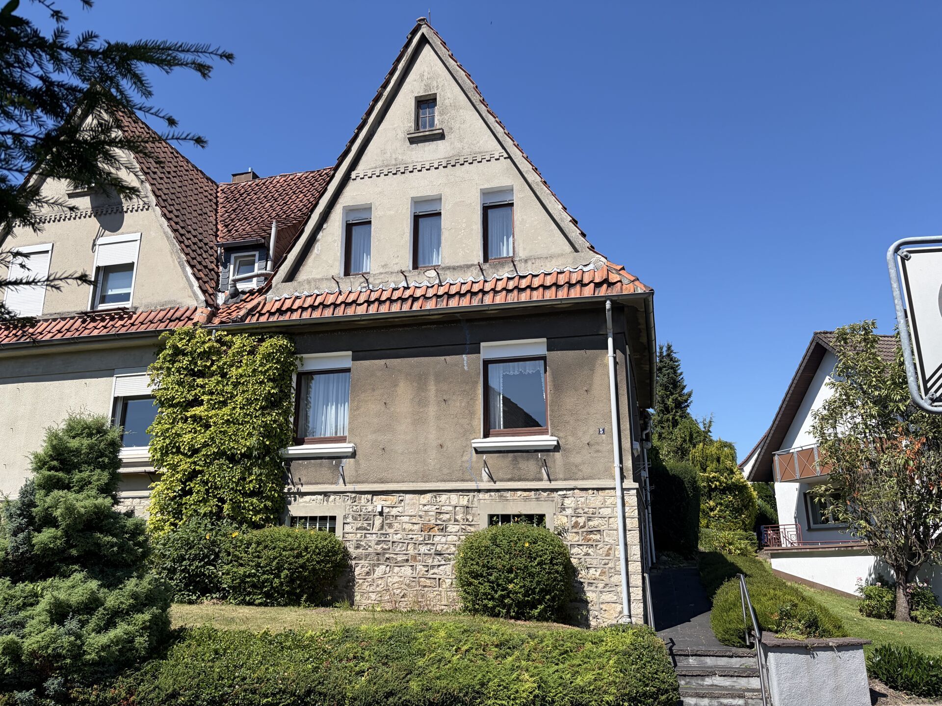 Immobilienangebot - Detmold - Alle - Doppelhaushälfte in Heiligenkirchen wartet auf Renovierungen!