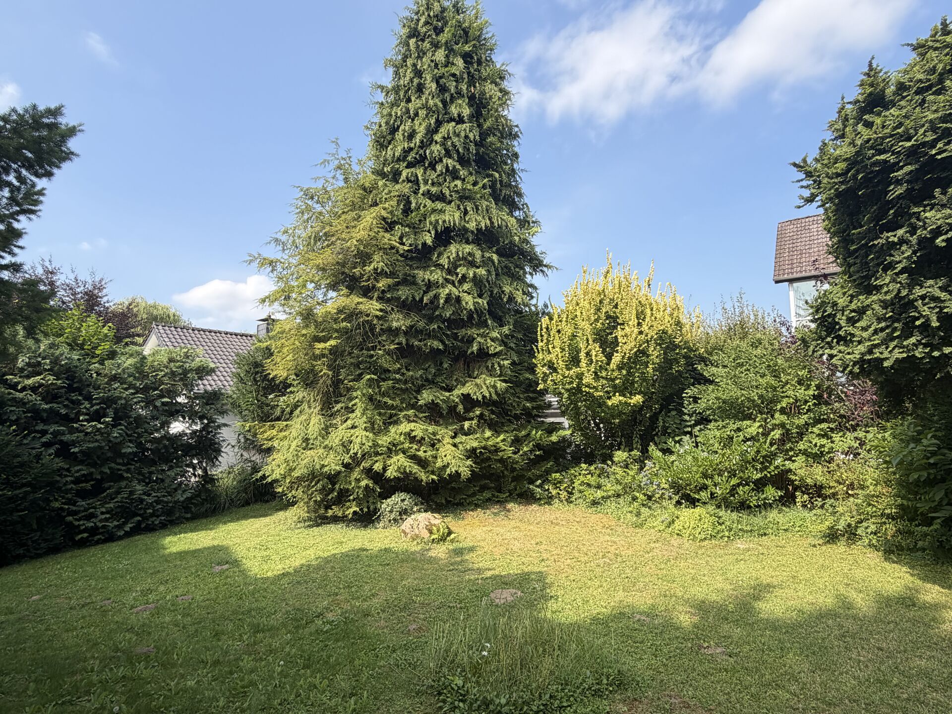 Immobilienangebot - Lage - Alle - Viel Platz, viele Möglichkeiten – Wohnhaus mit Potenzial im Ortskern von Heiden!