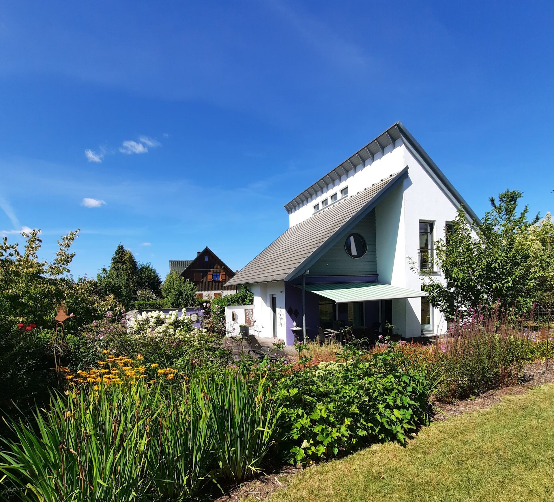 Immobilienangebot - Steinheim - Alle - Noble Adresse, gediegene, großzügige Architektur - Einfamilienhaus mit Galerie !