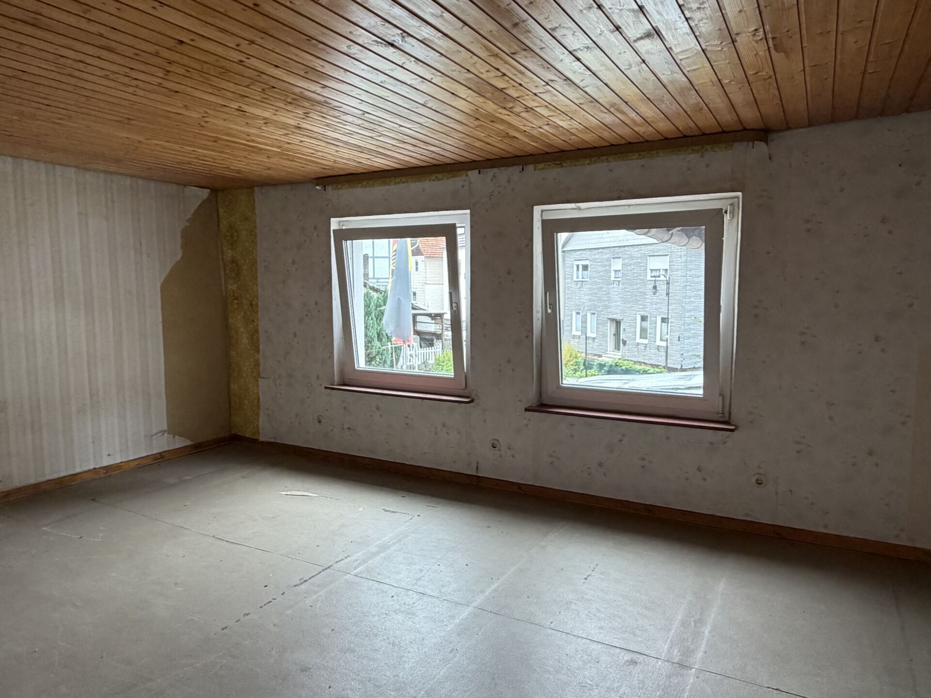 Immobilienangebot - Volkmarsen - Alle - Renovierungsbedürftiges Einfamilienhaus mit Raum für Ihre Ideen in Volkmarsen