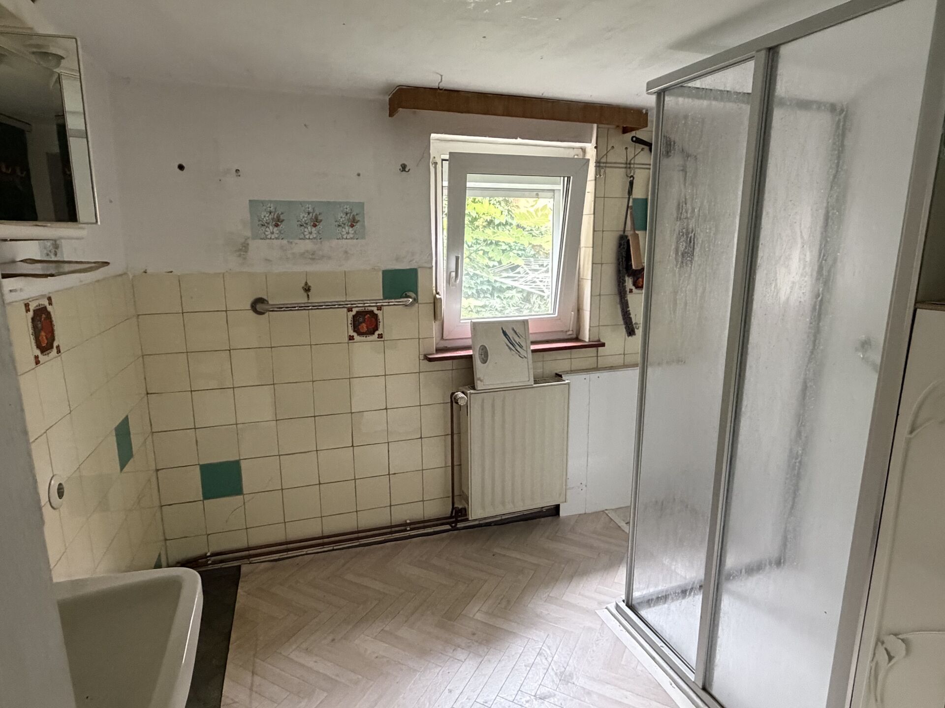 Immobilienangebot - Volkmarsen - Alle - Renovierungsbedürftiges Einfamilienhaus mit Raum für Ihre Ideen in Volkmarsen