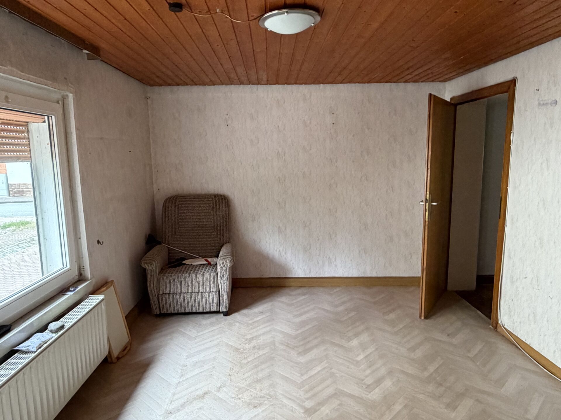 Immobilienangebot - Volkmarsen - Alle - Renovierungsbedürftiges Einfamilienhaus mit Raum für Ihre Ideen in Volkmarsen