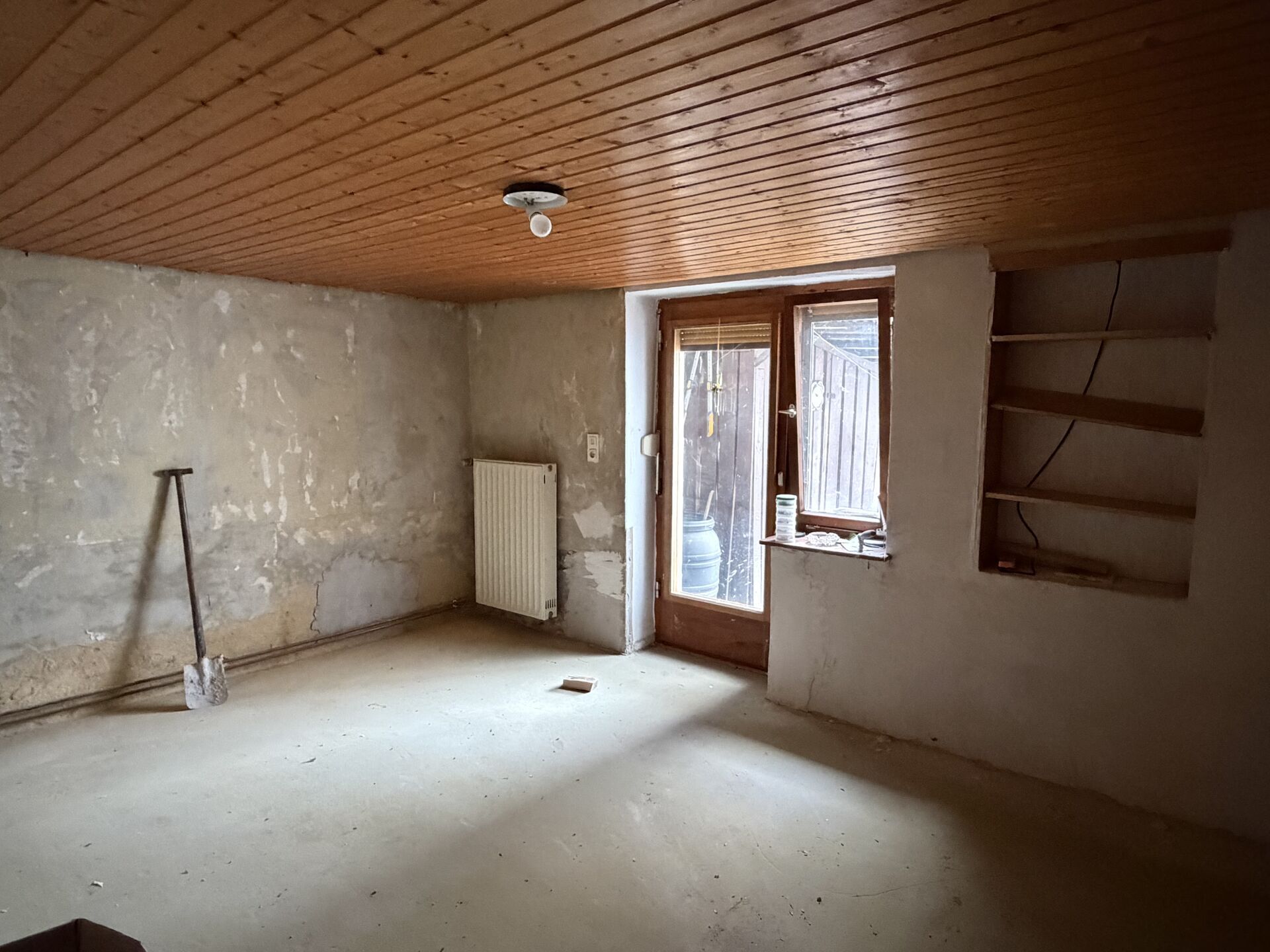 Immobilienangebot - Volkmarsen - Alle - Renovierungsbedürftiges Einfamilienhaus mit Raum für Ihre Ideen in Volkmarsen