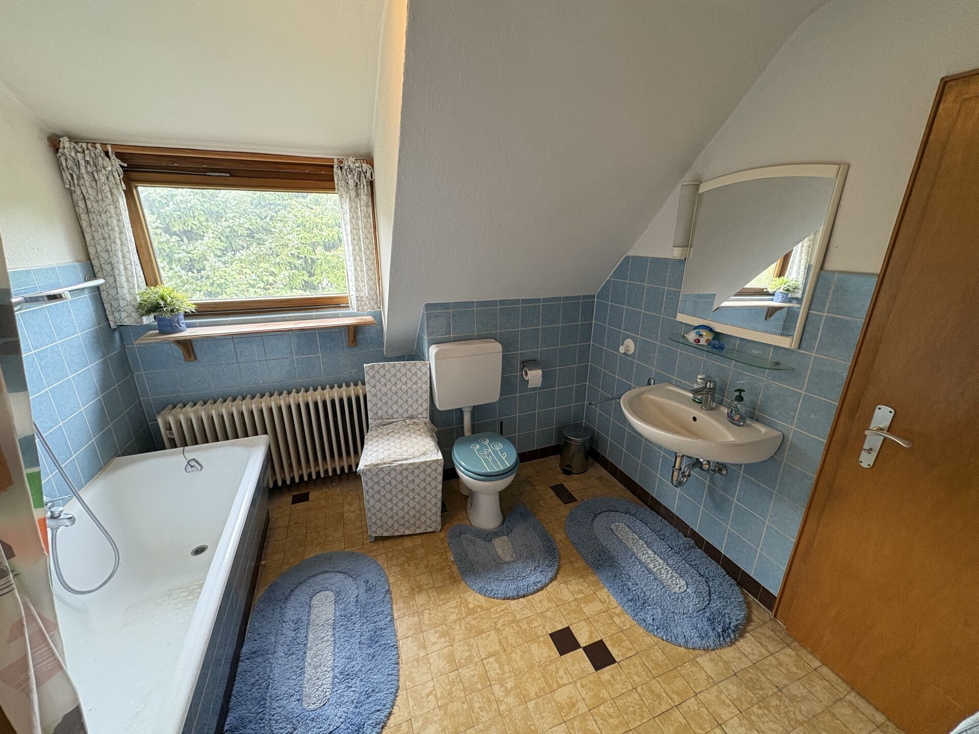 Immobilienangebot - Augustdorf - Alle - Großzügiges Einfamilienhaus mit Grundstückspotenzial in Augustdorf!