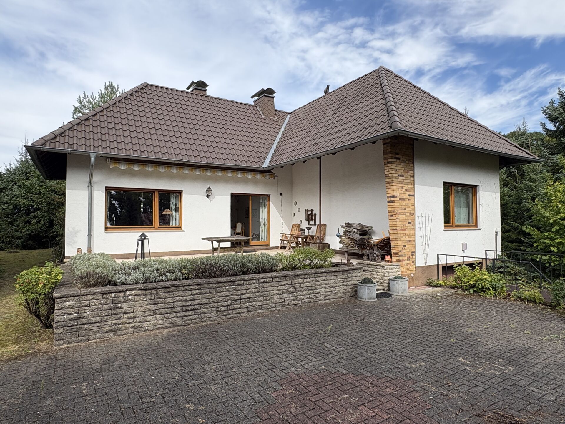 Immobilienangebot - Augustdorf - Alle - Großzügiges Einfamilienhaus mit Grundstückspotenzial in Augustdorf!