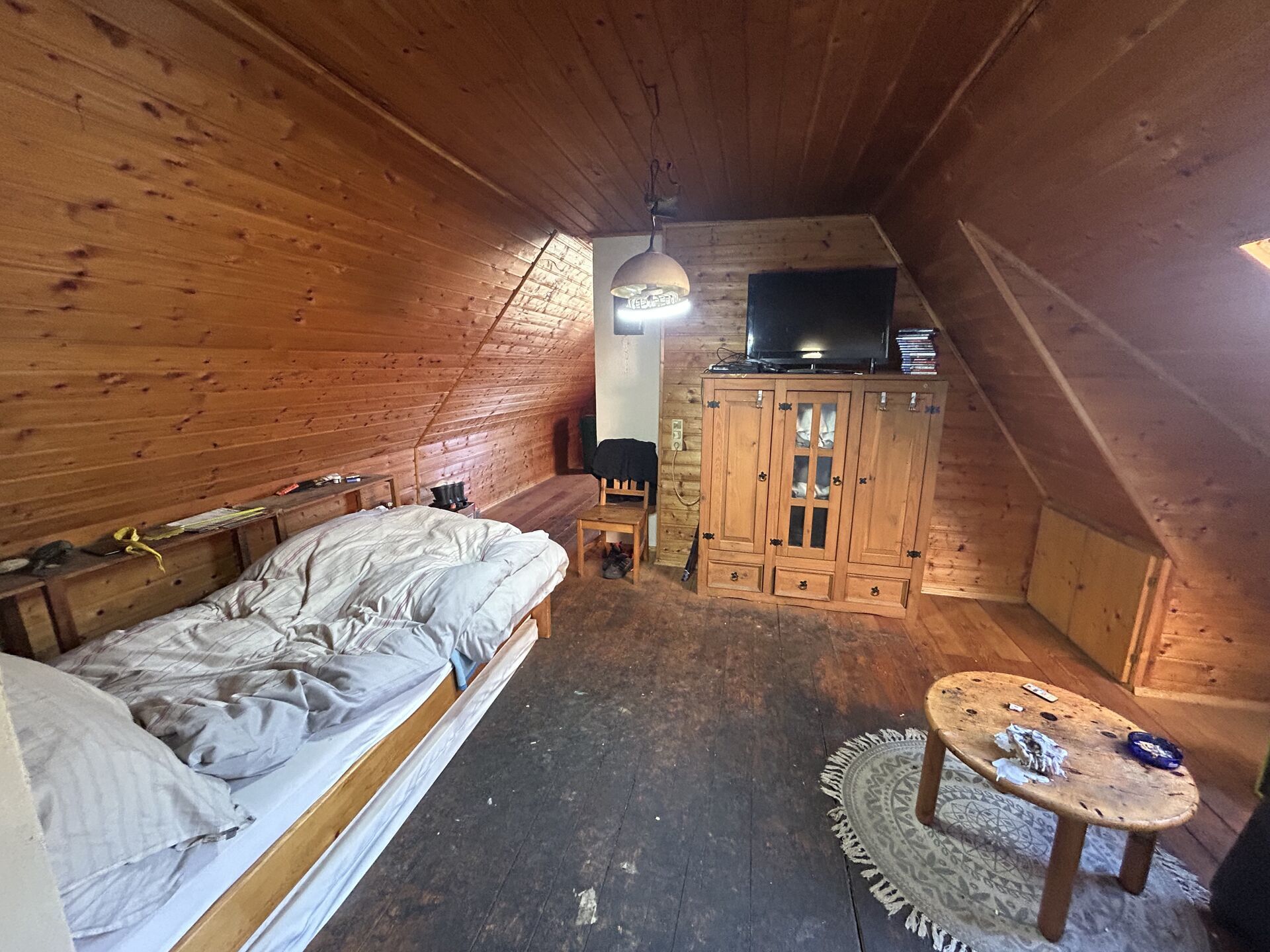 Immobilienangebot - Büren / Weine - Alle - Dachgeschosswohnung mit toller Aussicht in Hanglage- Sanierungsobjekt in Büren Weine