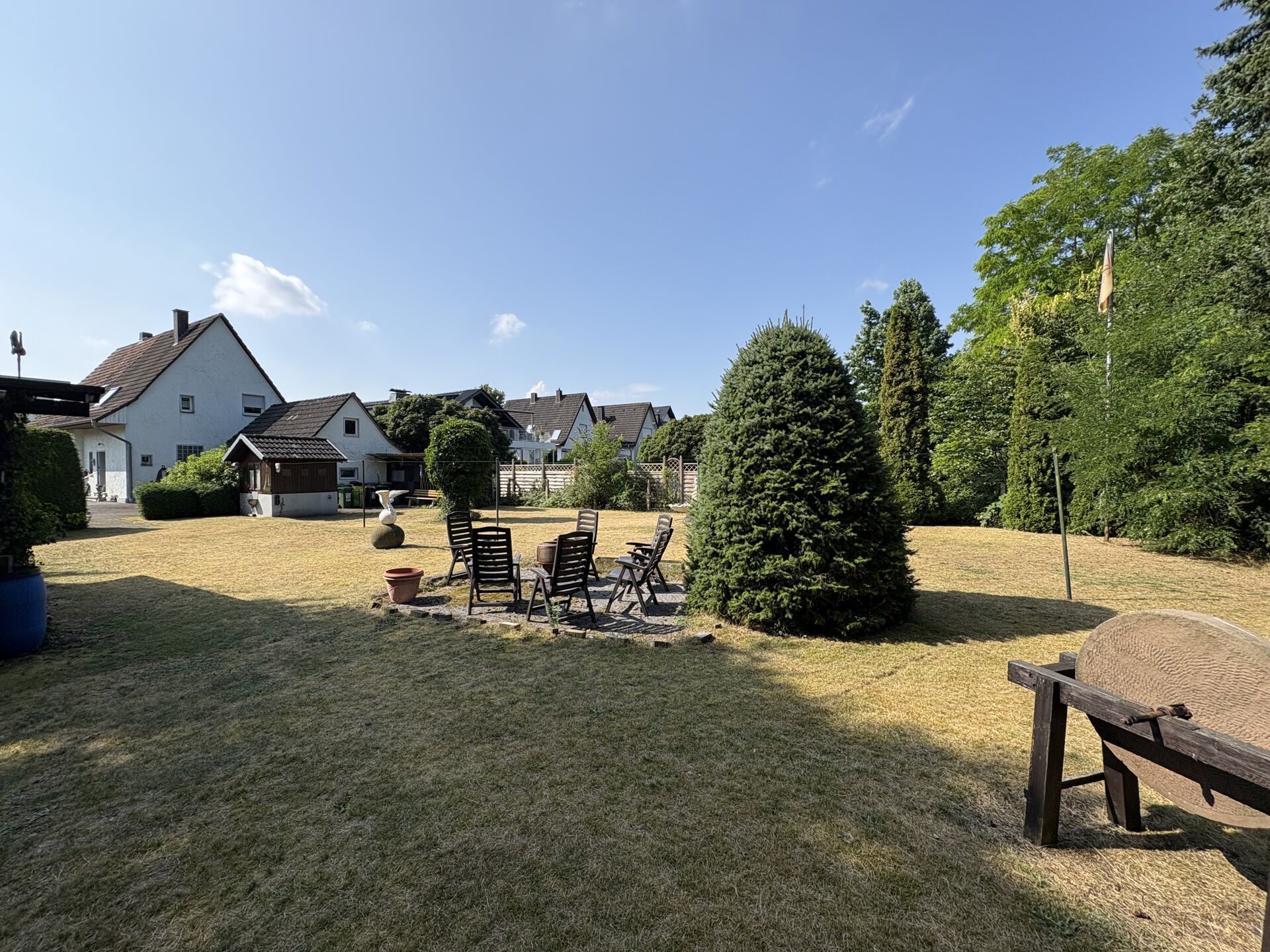 Immobilienangebot - Paderborn / Sennelager - Alle - Einfamilienhaus mit weitläufigem Grundstück und vielfältigen Möglichkeiten